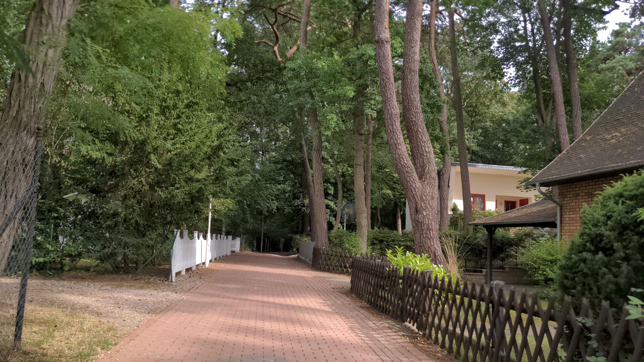 Street view near Haus am Wald, Ostseebad Boltenhagen — © rasmustravemnd (CC BY-SA · Mapillary)