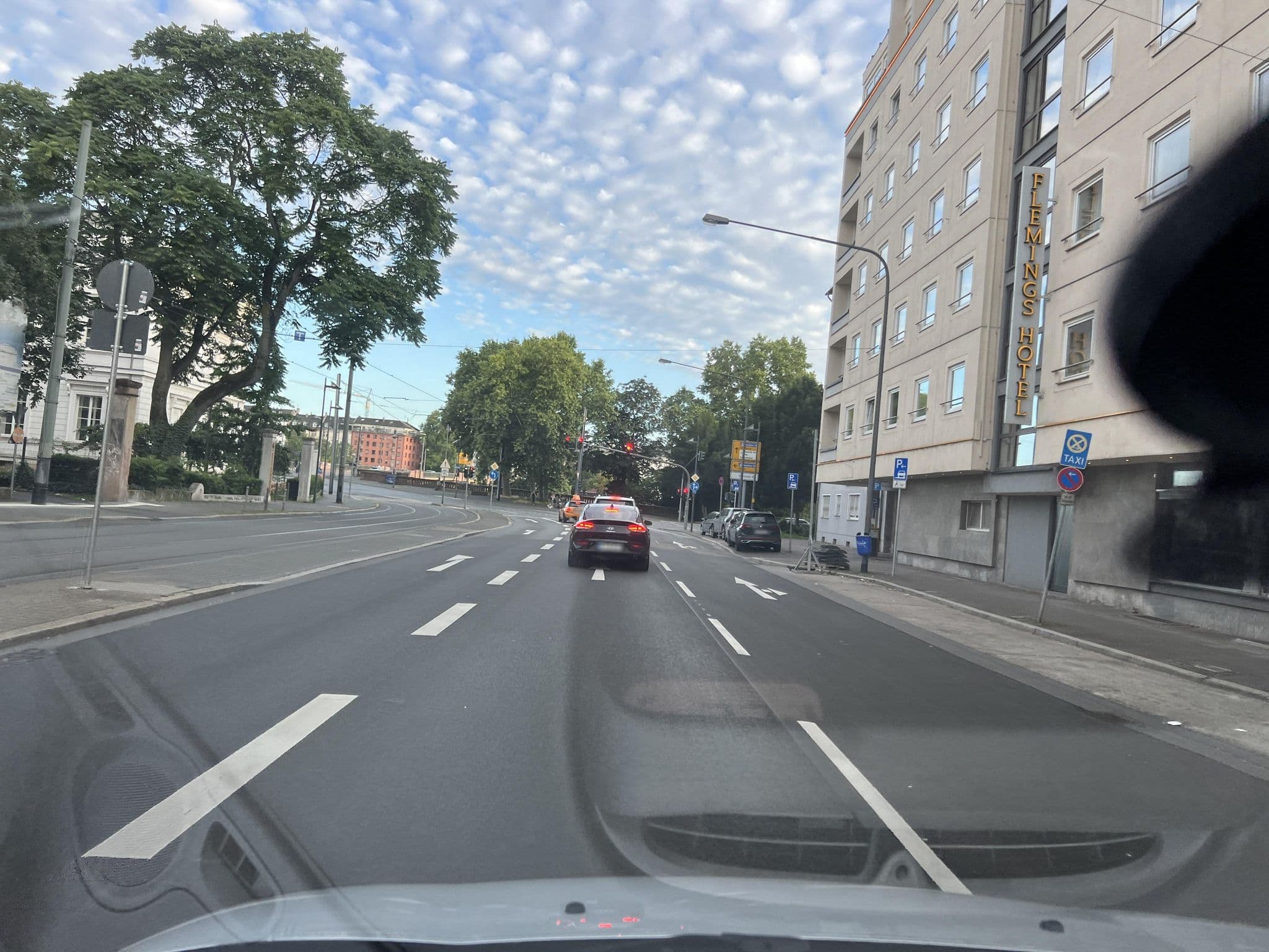 Street view near Flemings Hotel Frankfurt Main-Riverside, Frankfurt am Main — © robffm (CC BY-SA · Mapillary)