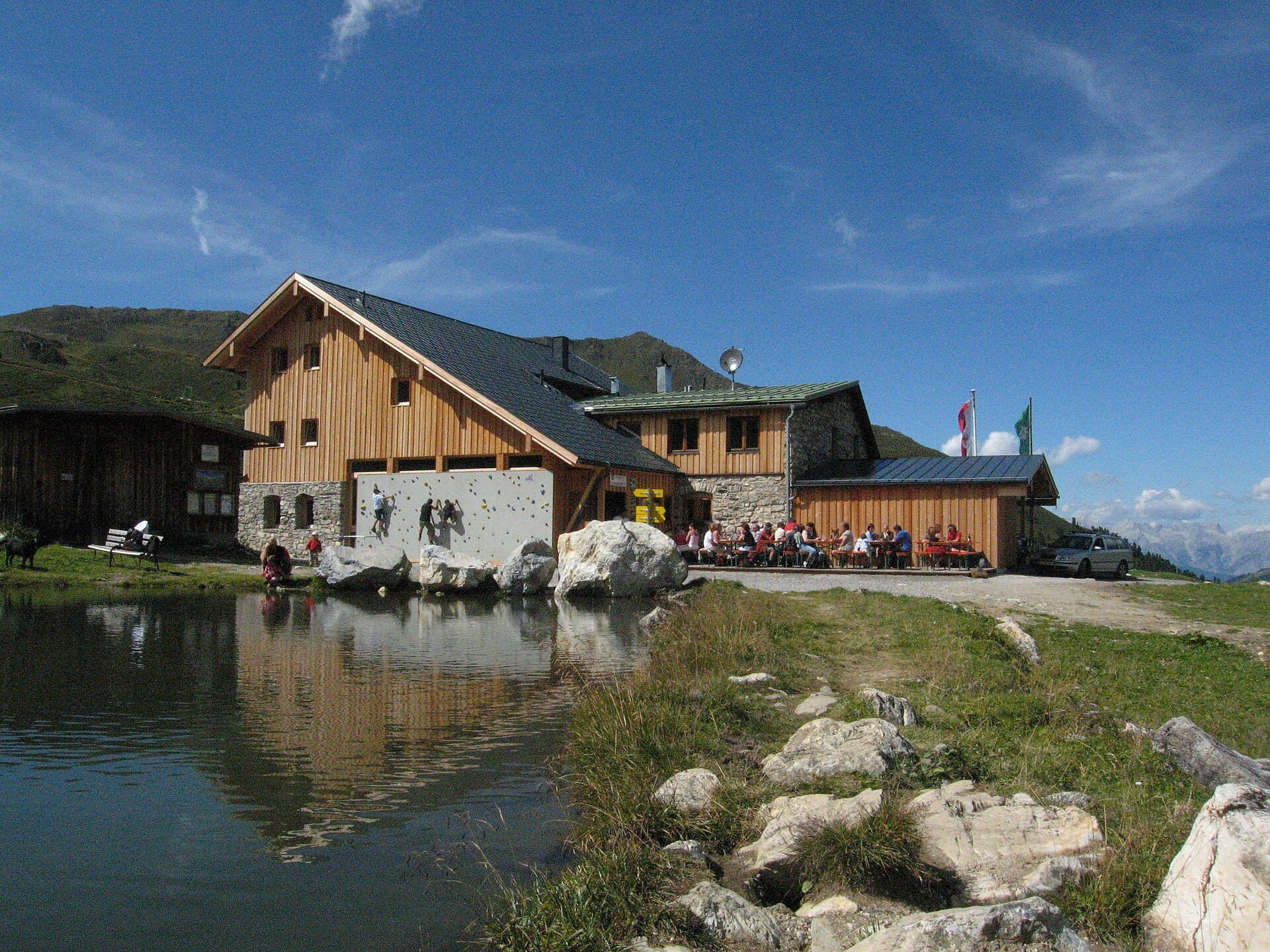 Lizumer Hütte (via Wikimedia Commons, Public domain)