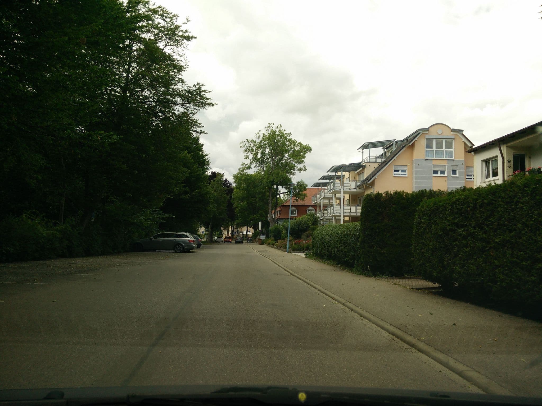 Street view near Gästehaus Mäder, Bad Dürrheim — © tobim91 (CC BY-SA · Mapillary)
