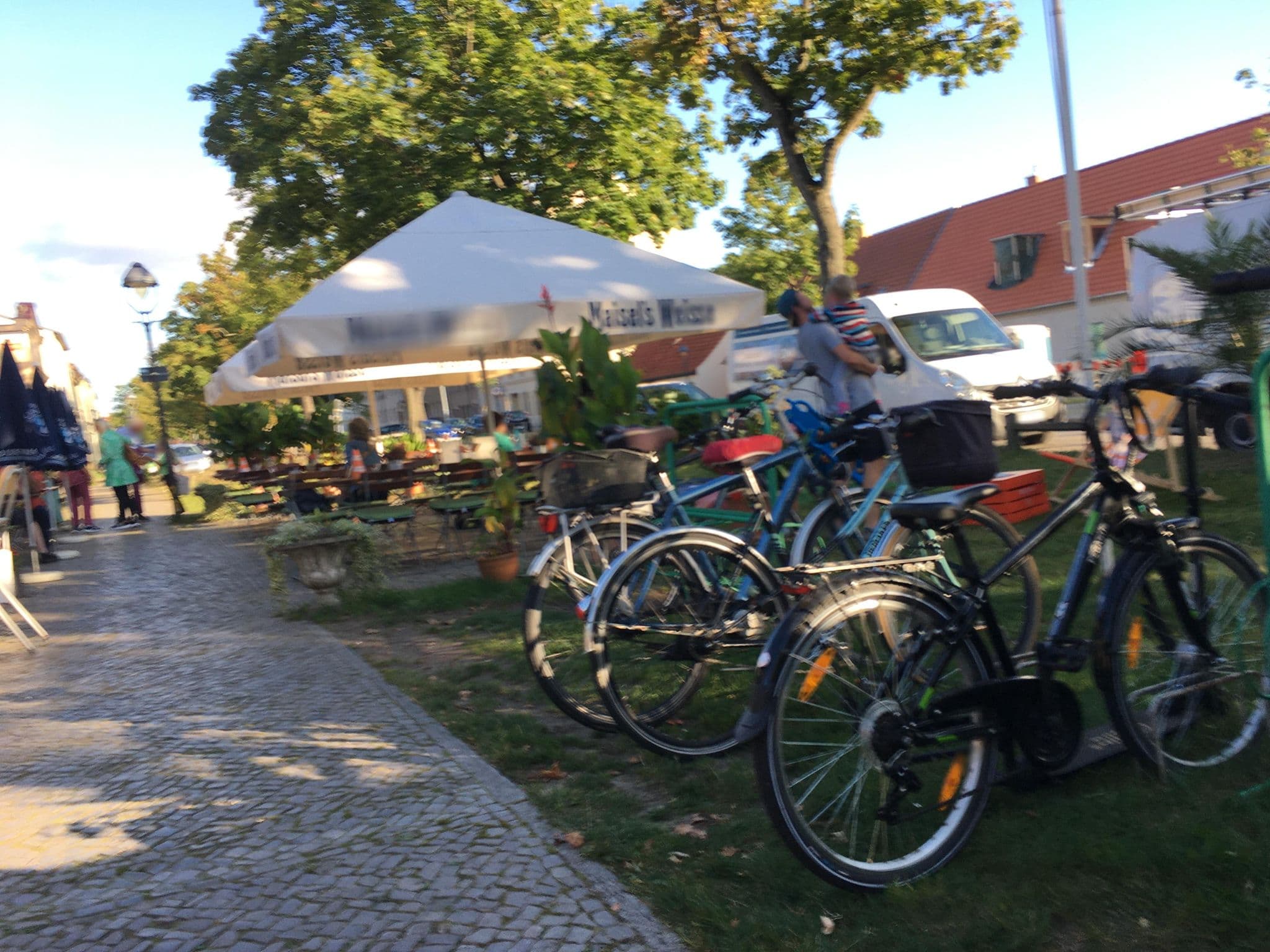 Street view near Restaurant Otto Hiemke, Potsdam — © carlheinz (CC BY-SA · Mapillary)
