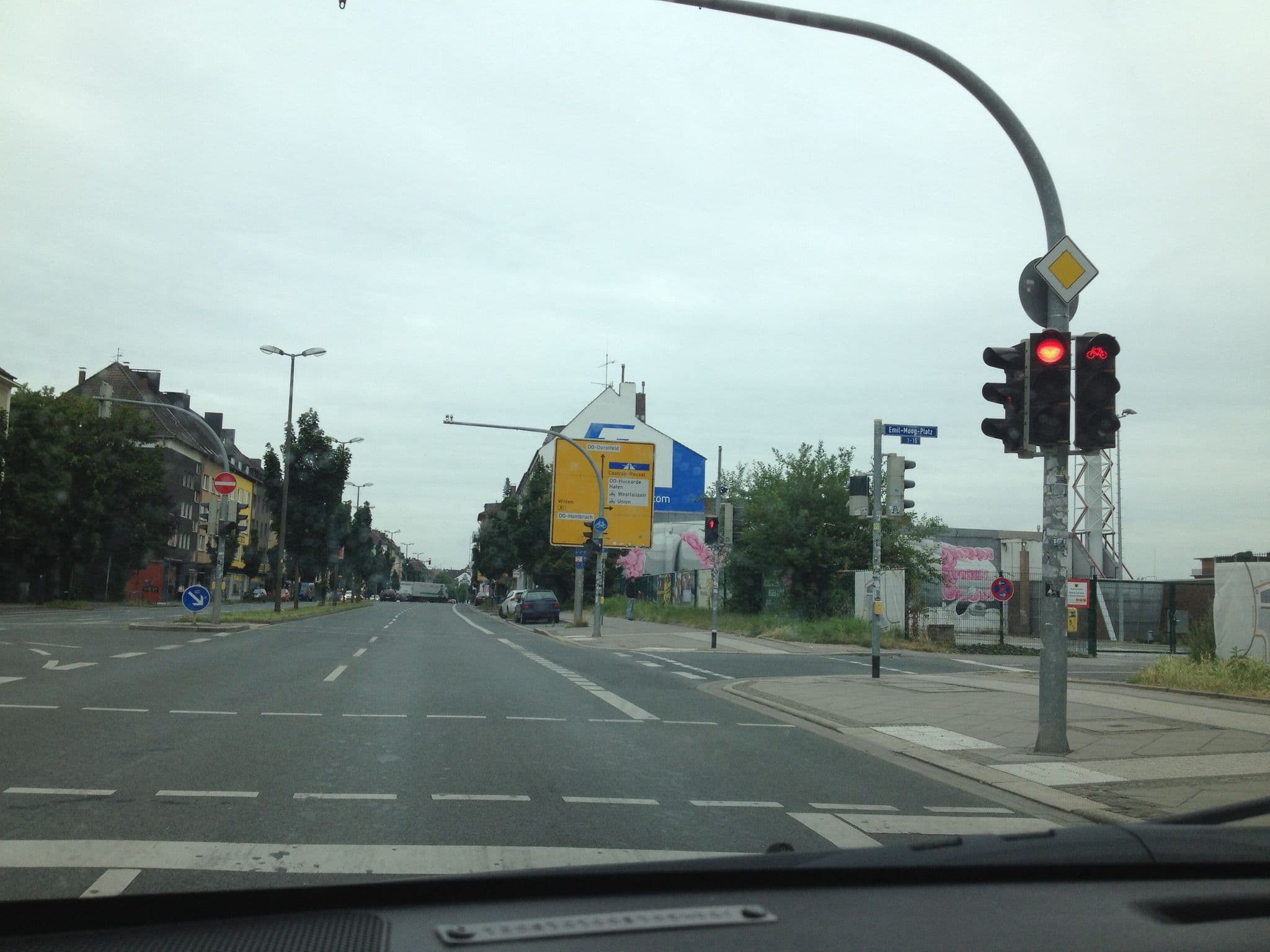 Street view near Moxy, Dortmund — © antikerritter (CC BY-SA · Mapillary)