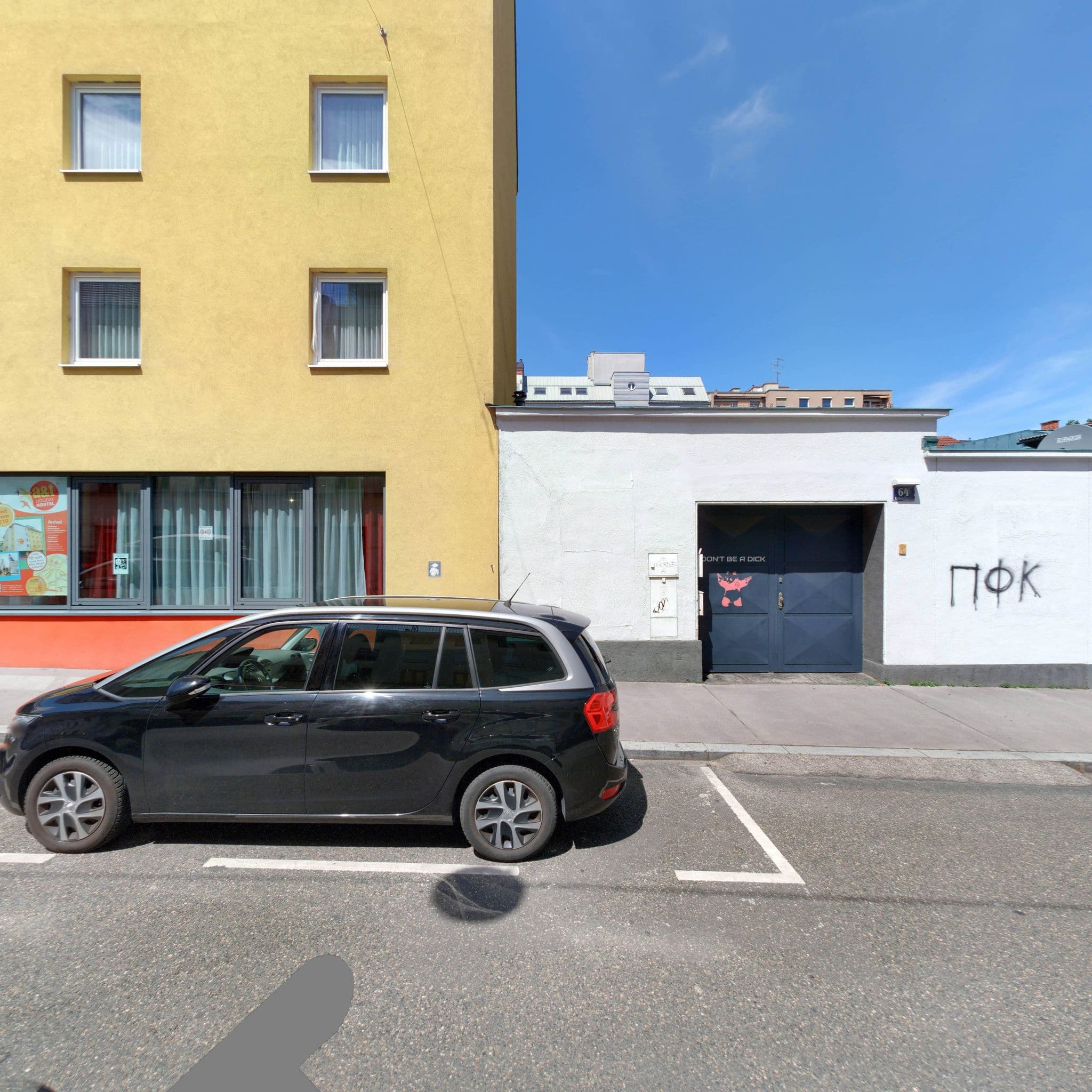 Street view near A&T Holiday Hostel, Favoriten — © eliasgander (CC BY-SA · Mapillary)