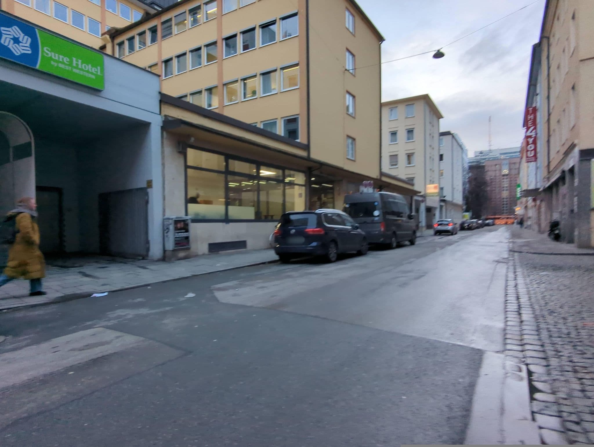Street view near Sure, Munich — © GenevieveCory (CC BY-SA · Mapillary)