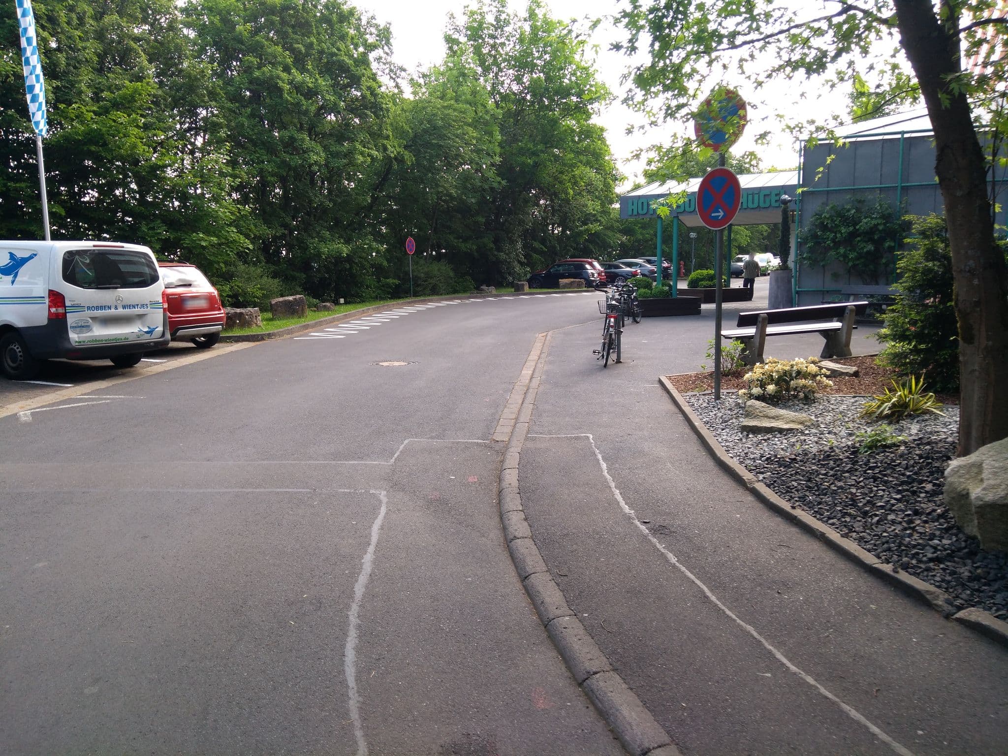 Street view near Hotel Sonnenhügel Bad Kissingen, Bad Kissingen — © rausk (CC BY-SA · Mapillary)