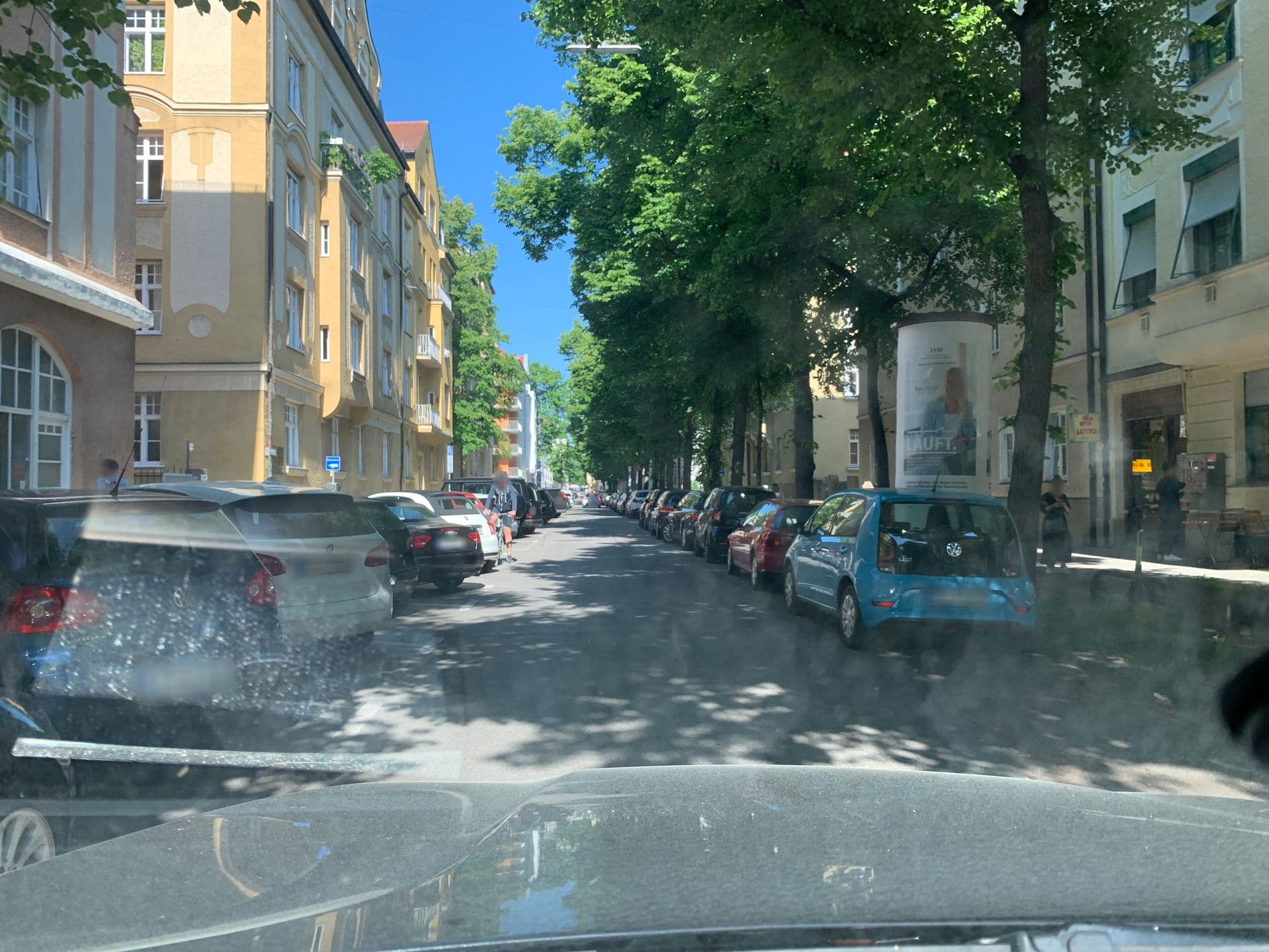 Street view near Pension Isabella, Munich