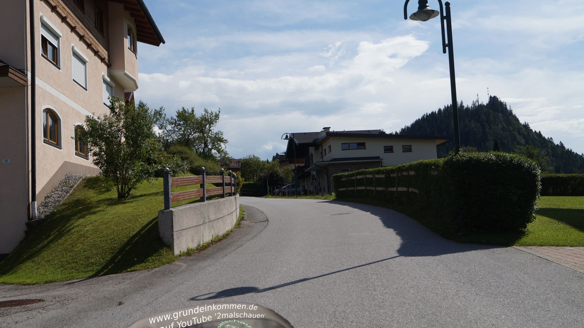 Street view near Haus Höll, St. Martin of Tennengebirge — © fahrradfahrer (CC BY-SA · Mapillary)