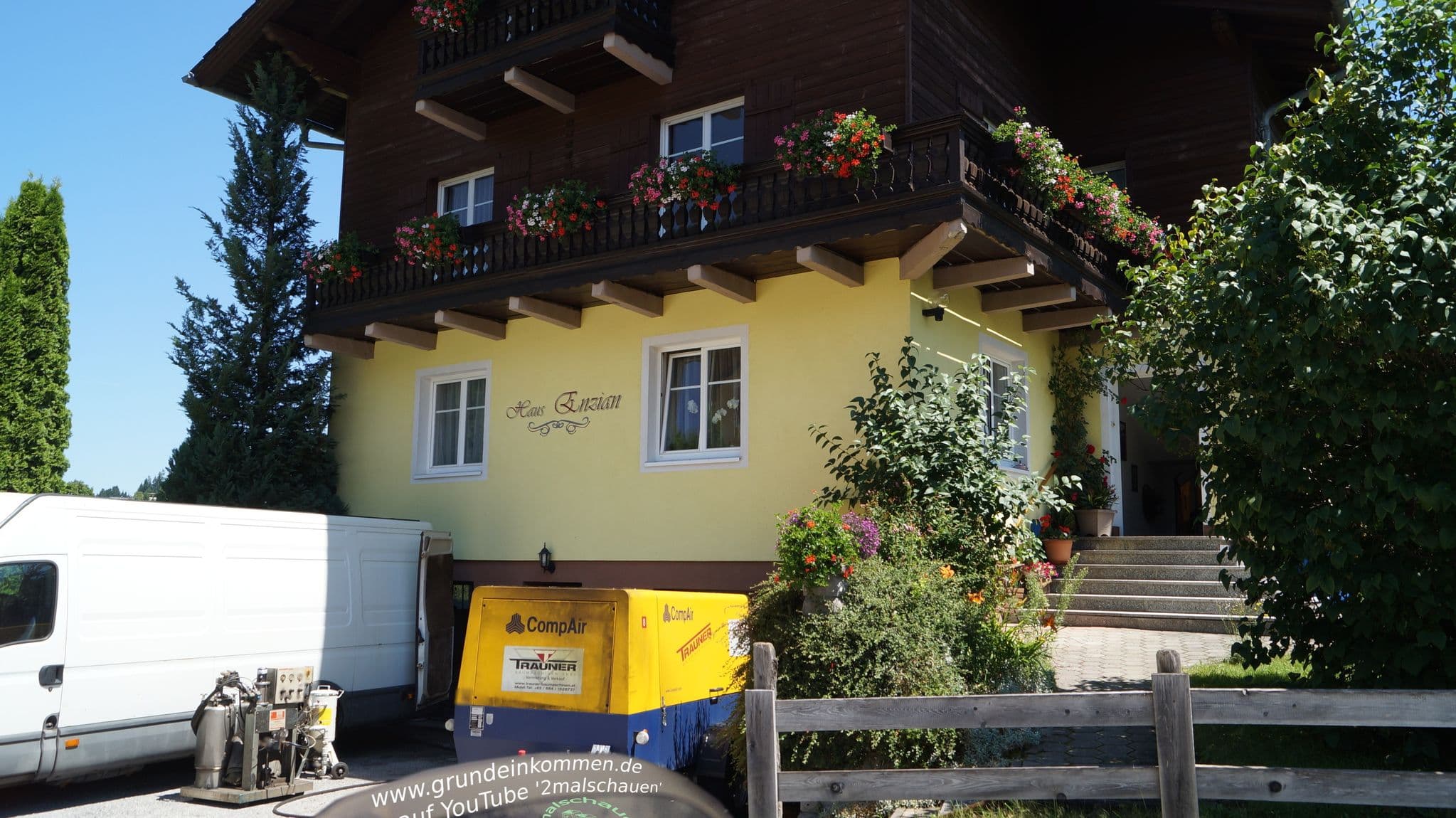 Street view near Haus Enzian, St. Martin of Tennengebirge — © fahrradfahrer (CC BY-SA · Mapillary)