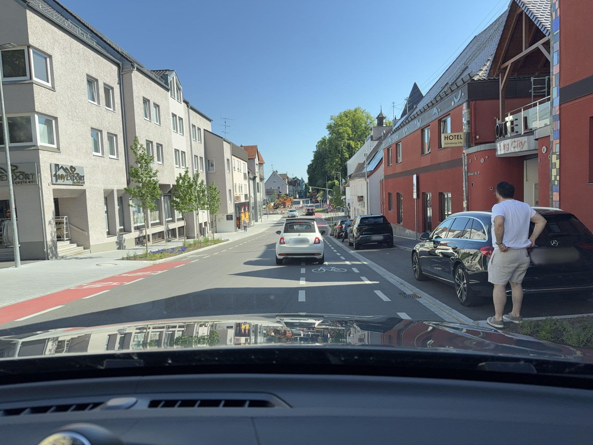 Street view near Hotel Günzburg City, Günzburg — © heetENkoel (CC BY-SA · Mapillary)