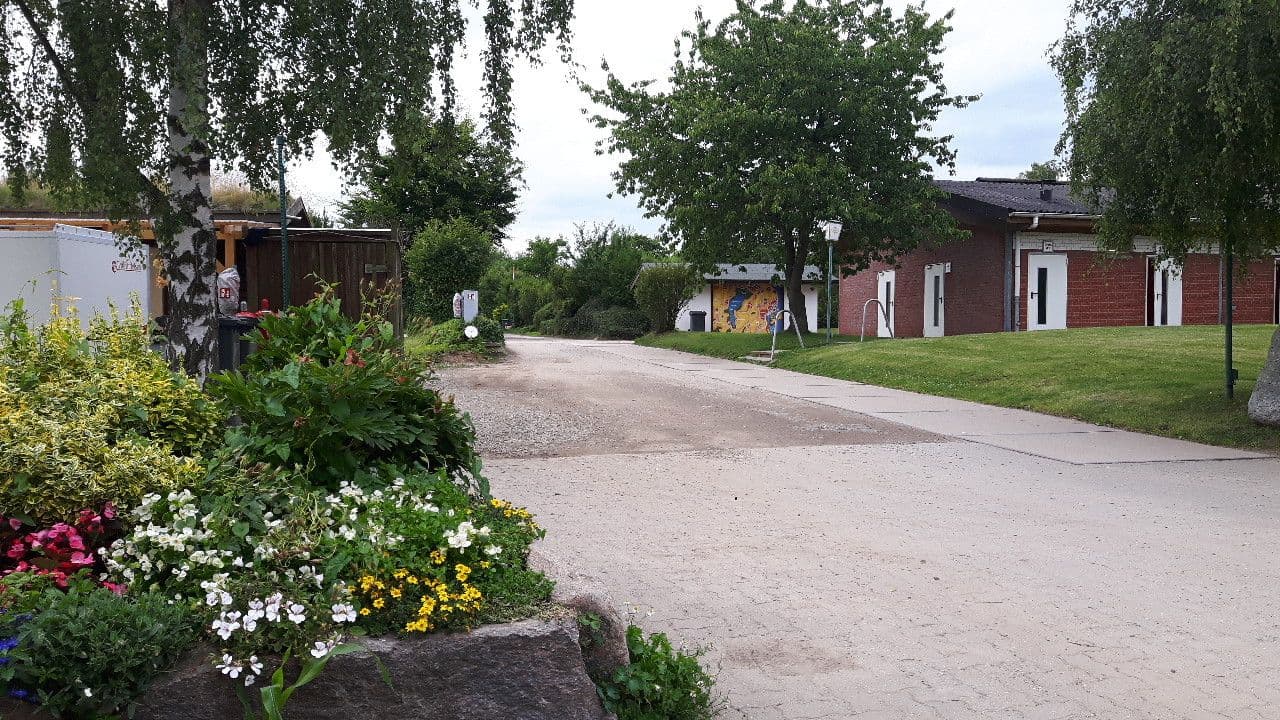 Street view near Backpacker B, Travemünde — © changchun1 (CC BY-SA · Mapillary)
