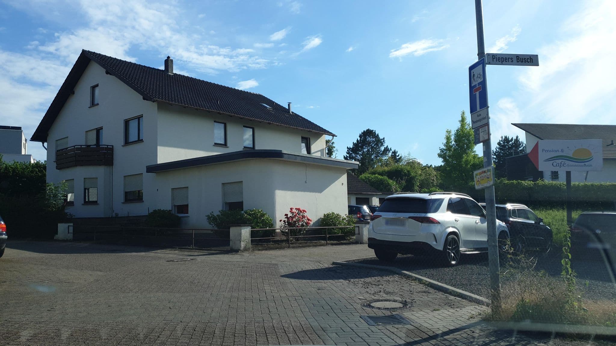 Street view near Open Homes Apartements, Bad Oeynhausen — © Schmarvis (CC BY-SA · Mapillary)