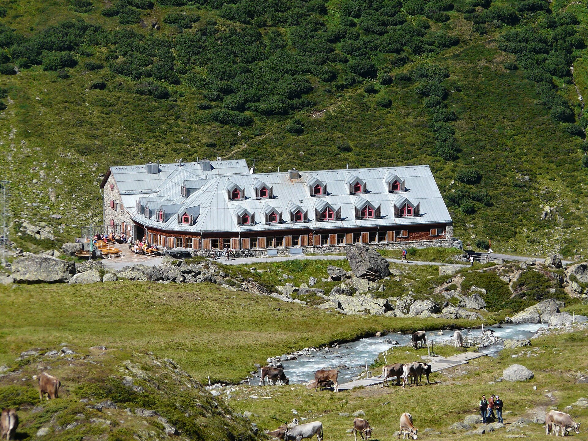 Jamtalhütte (via Wikimedia Commons, CC BY-SA 3.0)