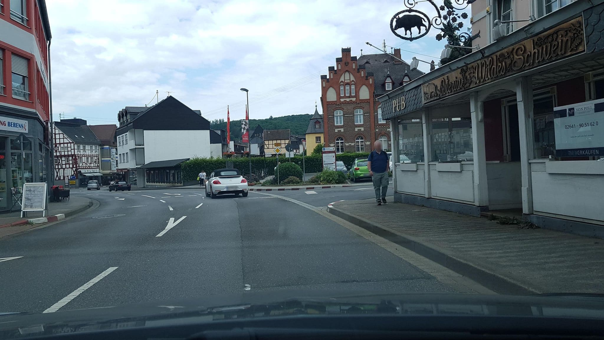 Street view near Zum Wilden Schwein, Adenau — © Lowiekse (CC BY-SA · Mapillary)