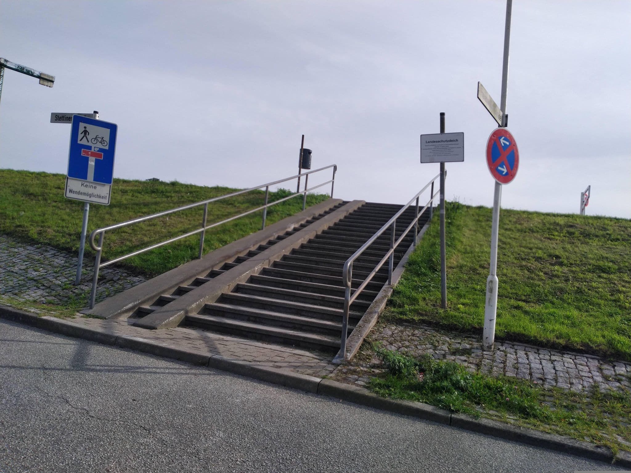 Street view near Peter's Lodge, Grömitz — © rasmustravemnd (CC BY-SA · Mapillary)