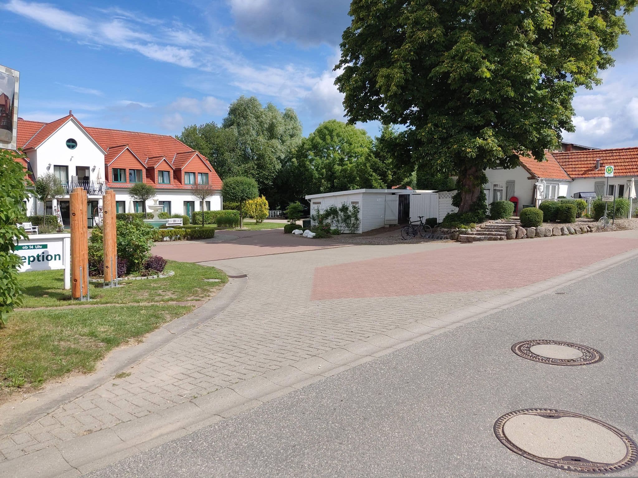 Street view near Appartement Kaminzauber 1, Ostseebad Boltenhagen — © Tatfahren (CC BY-SA · Mapillary)