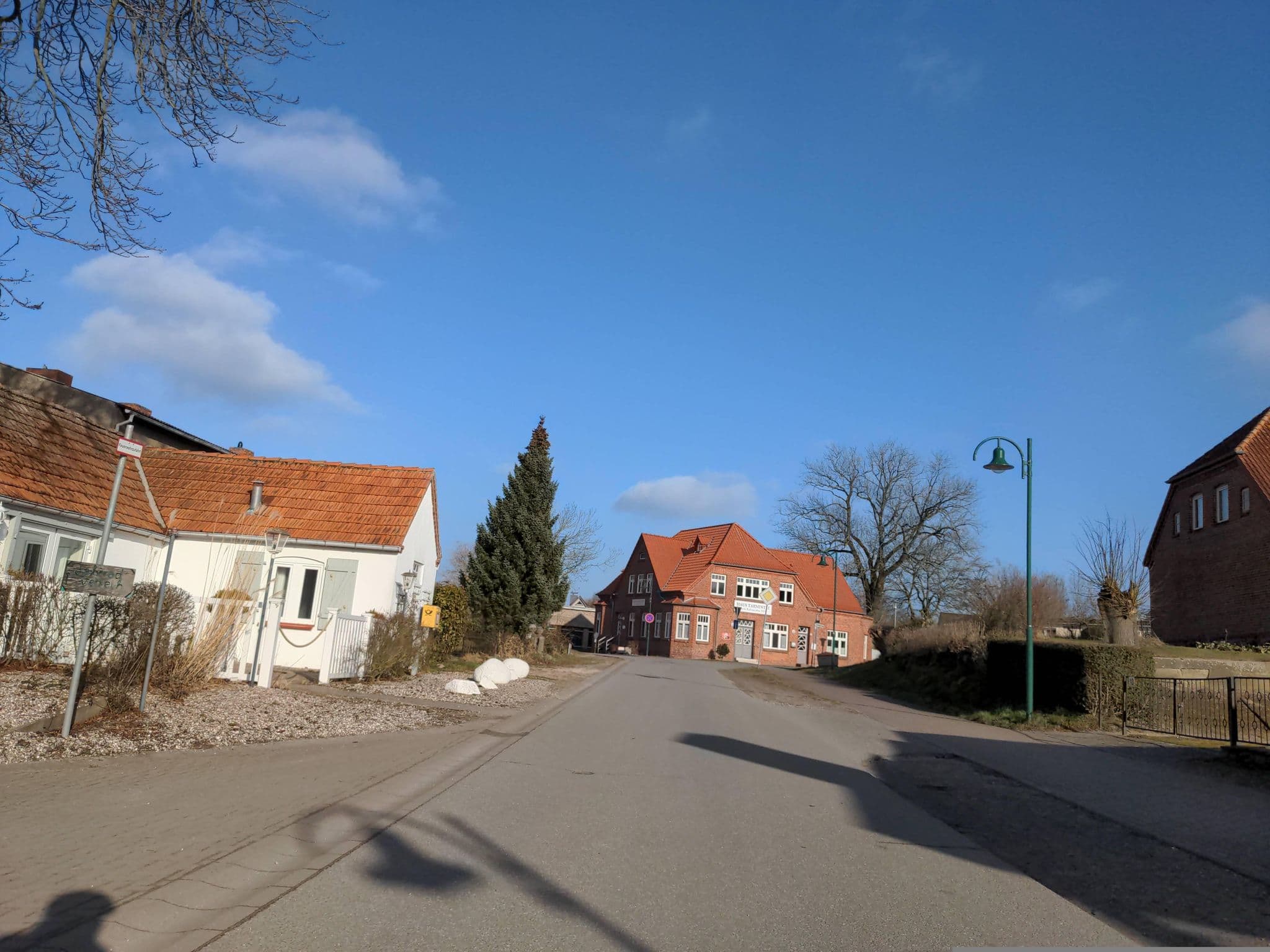 Street view near Appartement Koje, Ostseebad Boltenhagen — © rasmustravemnd (CC BY-SA · Mapillary)