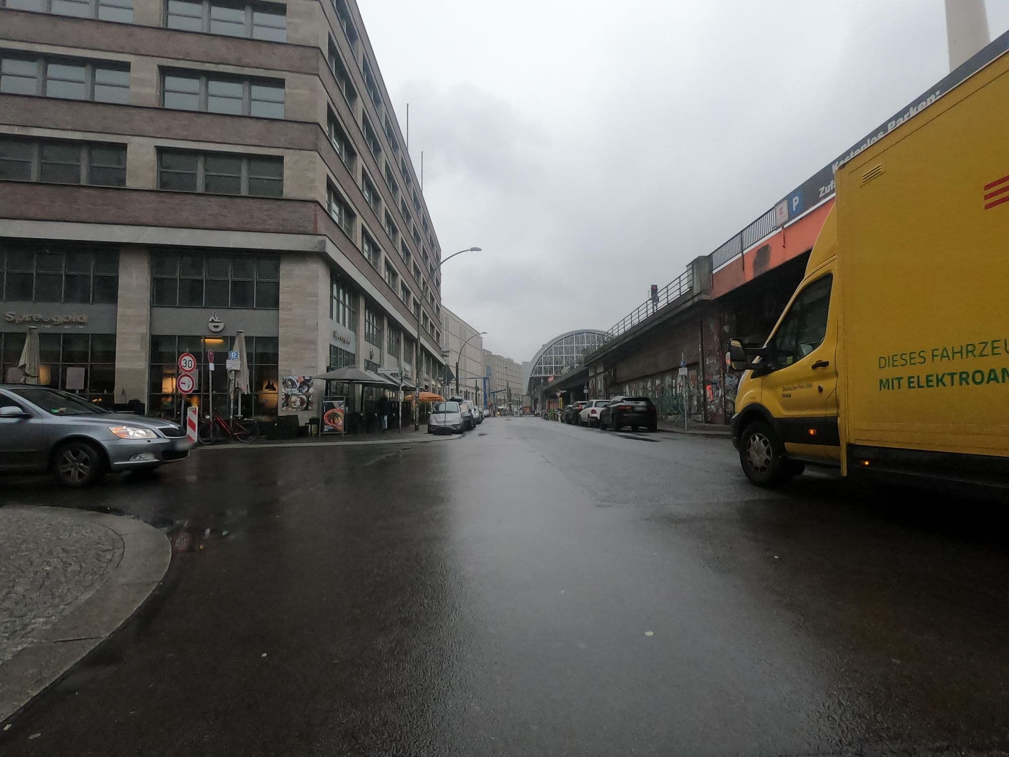 Street view near Motel One, Berlin — © carlheinz (CC BY-SA · Mapillary)