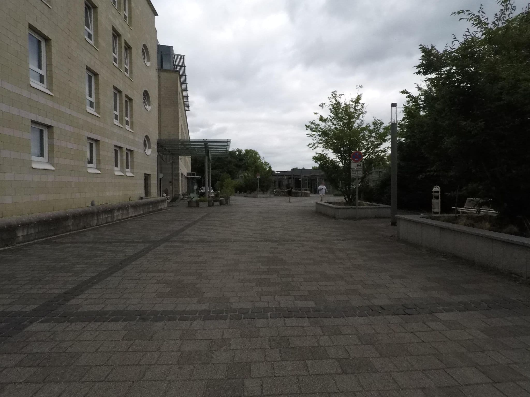 Street view near Vienna House Easy by Wyndham Bad Oeynhausen, Bad Oeynhausen — © mapiman (CC BY-SA · Mapillary)