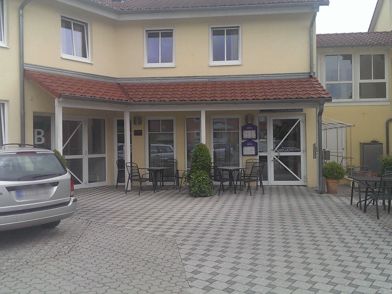 Street view near Hotel Günter, Ingolstadt — © live (CC BY-SA · Mapillary)