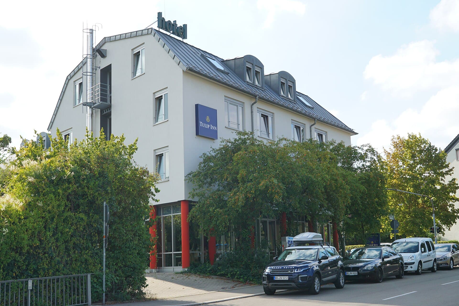 Tulip Inn (via Wikimedia Commons, CC BY-SA 3.0)