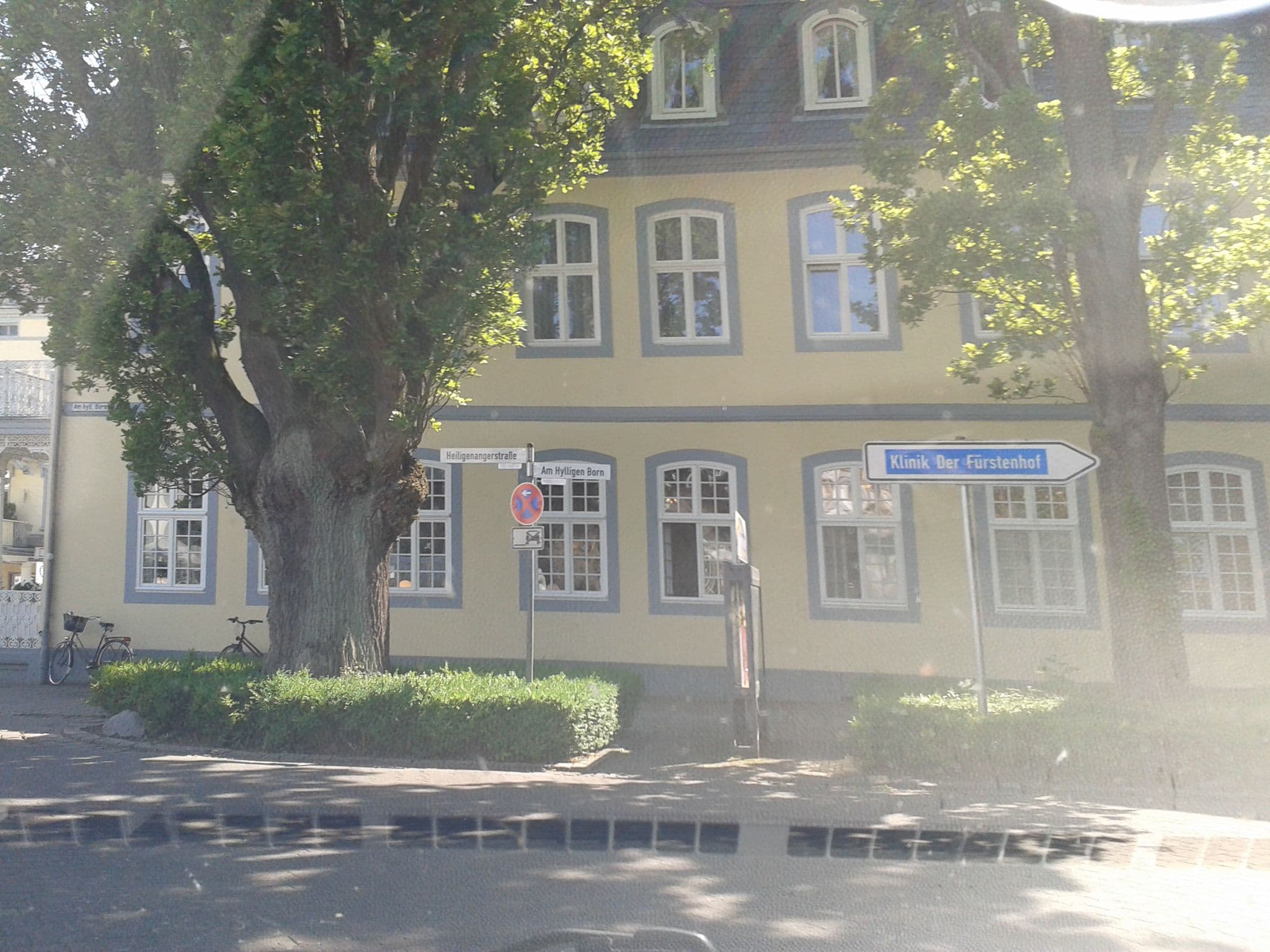 Street view near Hotel Fürstenhof, Bad Pyrmont — © thetornado76 (CC BY-SA · Mapillary)