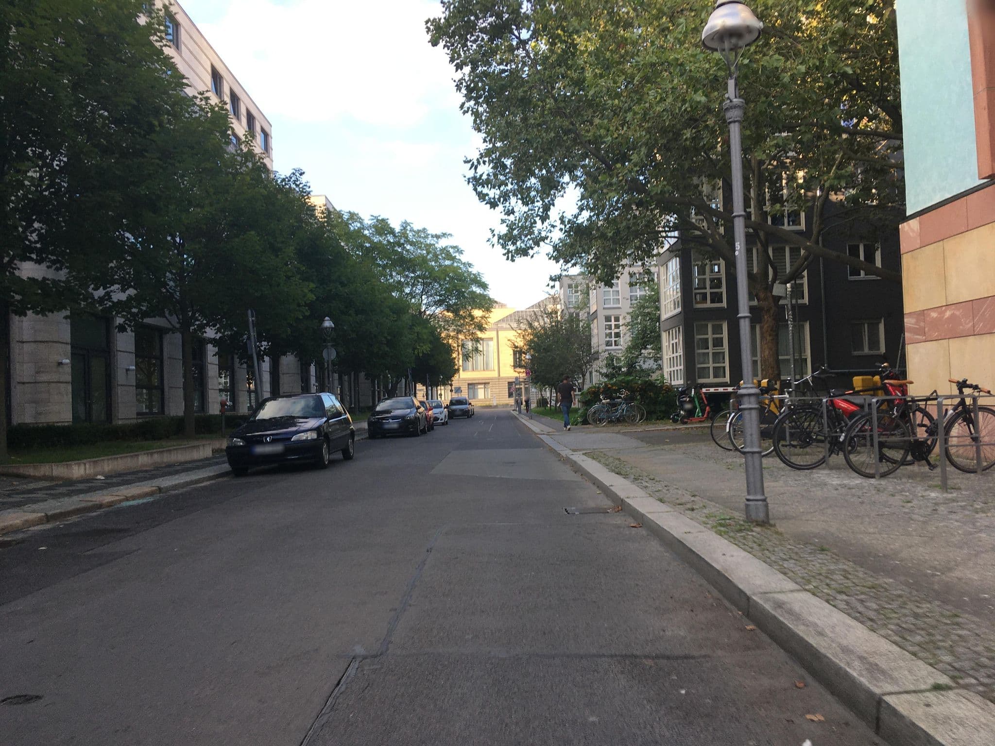 Street view near JW Marriott Hotel Berlin, Tiergarten — © eserte (CC BY-SA · Mapillary)