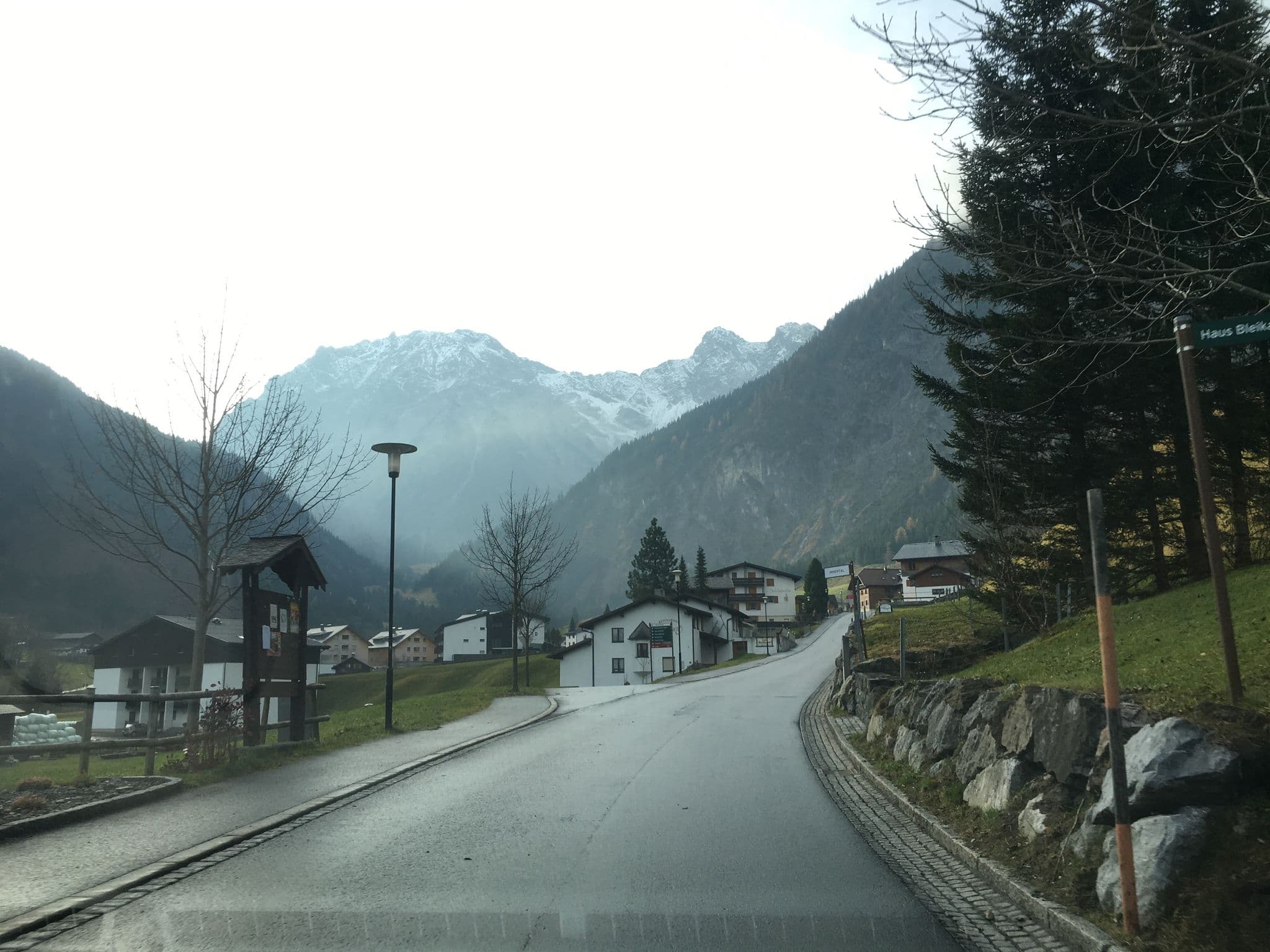 Street view near Haus Schönblick, Bürs — © alferic (CC BY-SA · Mapillary)
