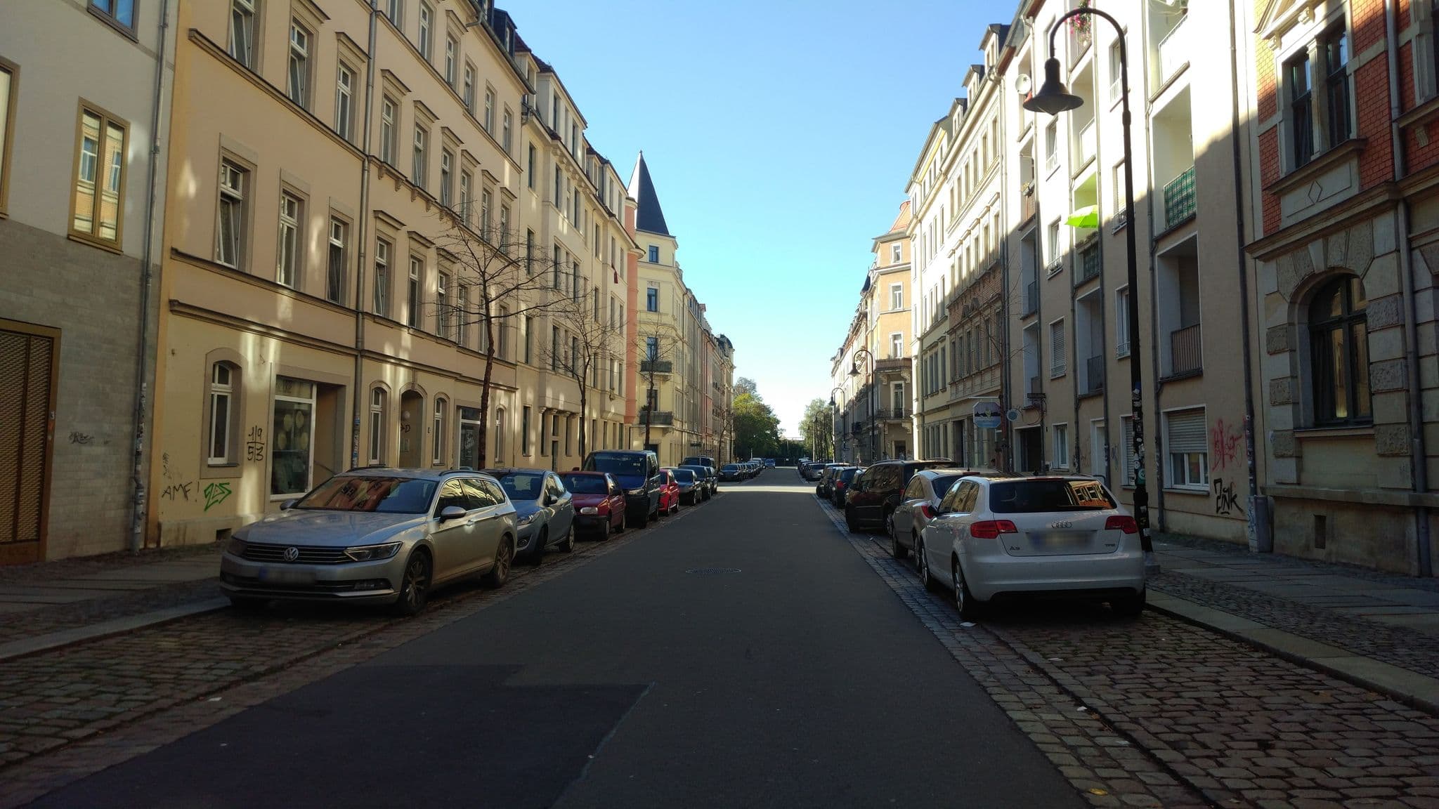Street view near Hotel-Pension „Mezzaluna“, Äußere Neustadt — © dem1bg4 (CC BY-SA · Mapillary)