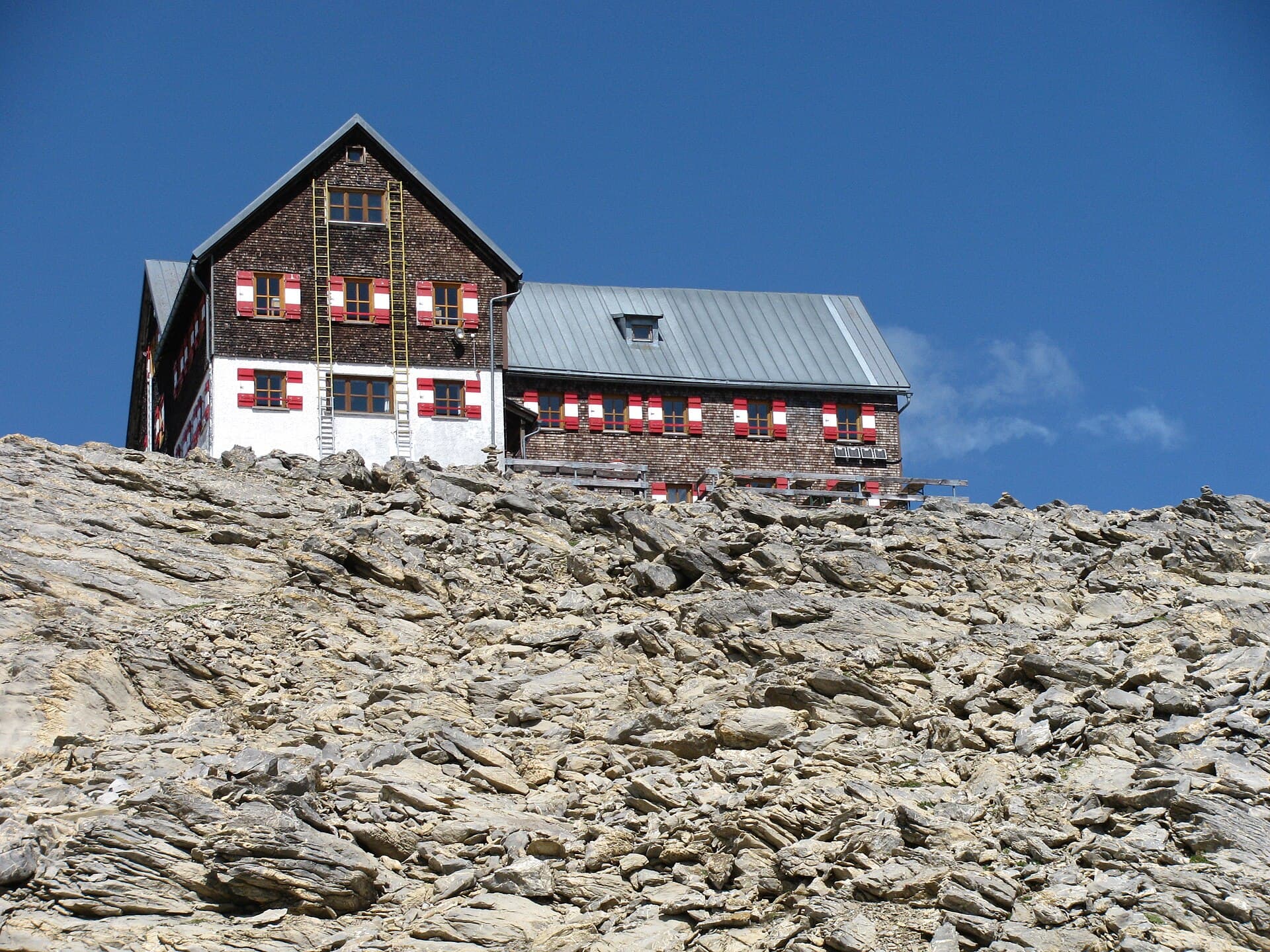 Mannheimer Hütte (via Wikimedia Commons, CC BY-SA 3.0)