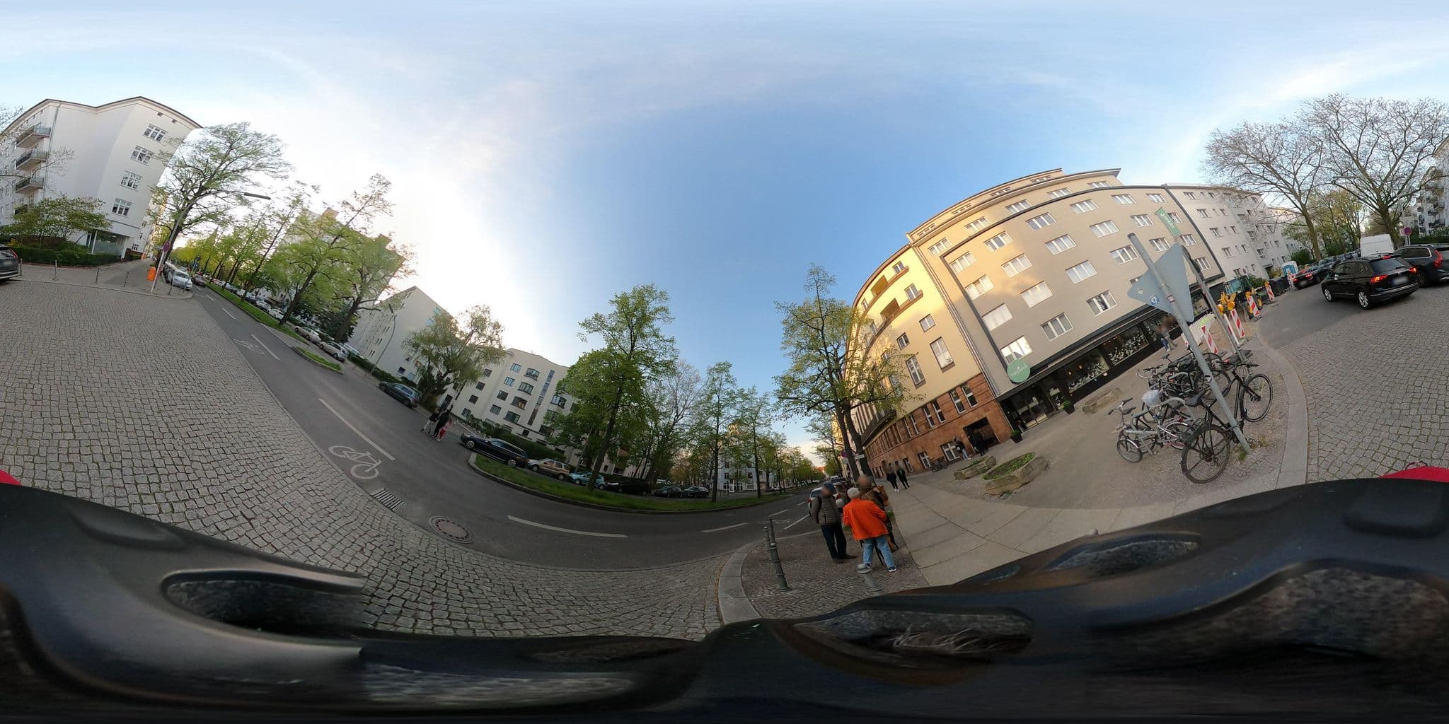 Street view near Garner Hotel, Halensee — © yorbs123 (CC BY-SA · Mapillary)
