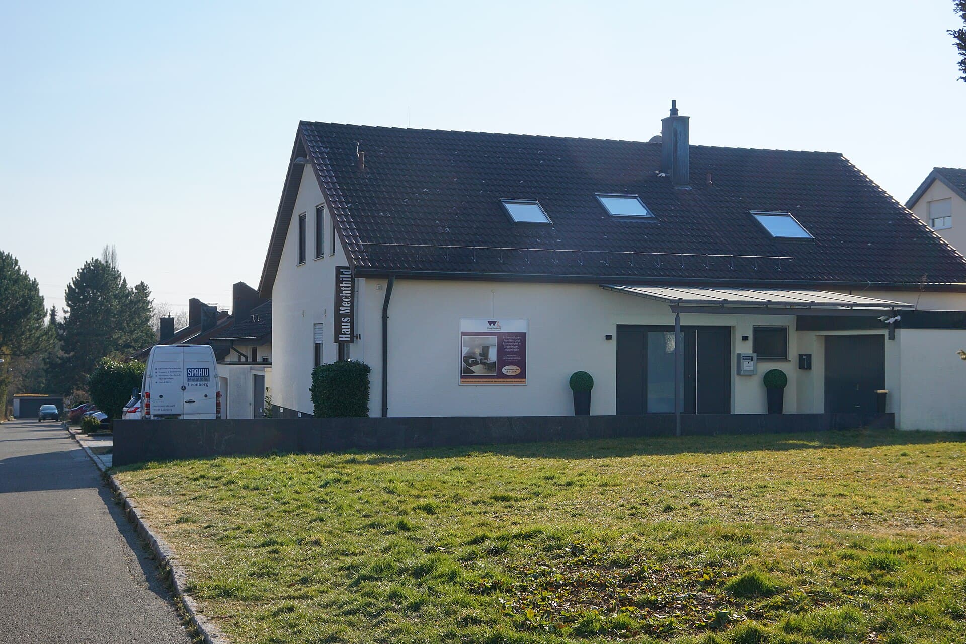 Hotel Haus Mechthild (via Wikimedia Commons, CC BY-SA 3.0)