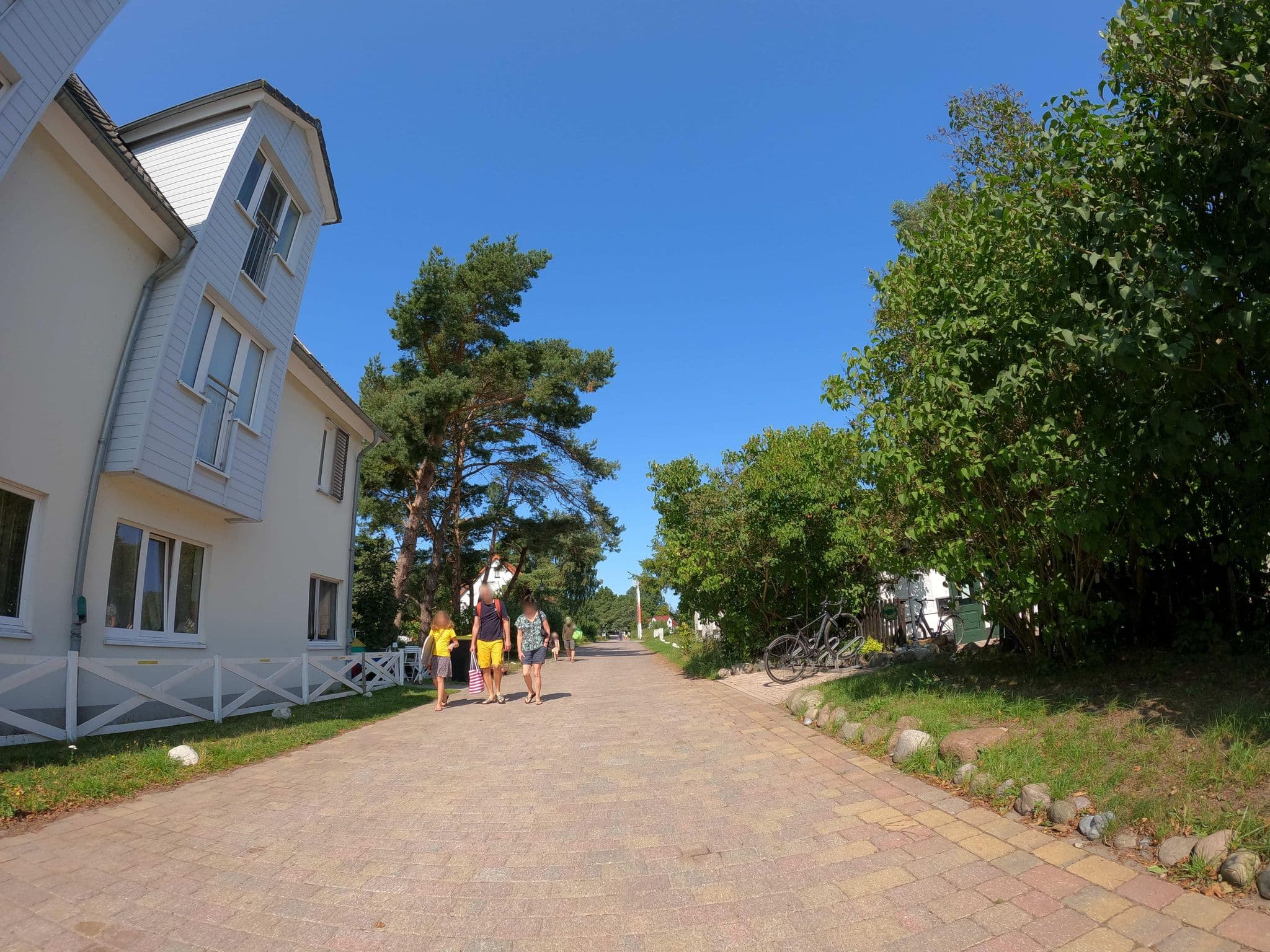 Street view near Lachmöwe, Hiddensee — © strubbl (CC BY-SA · Mapillary)