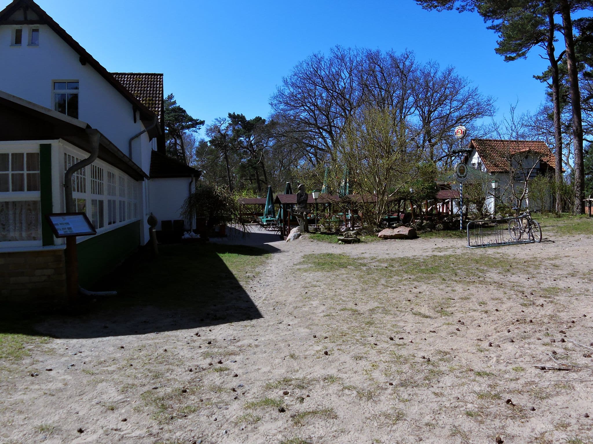 Street view near Klaus, Hiddensee — © zoegglmeyr (CC BY-SA · Mapillary)