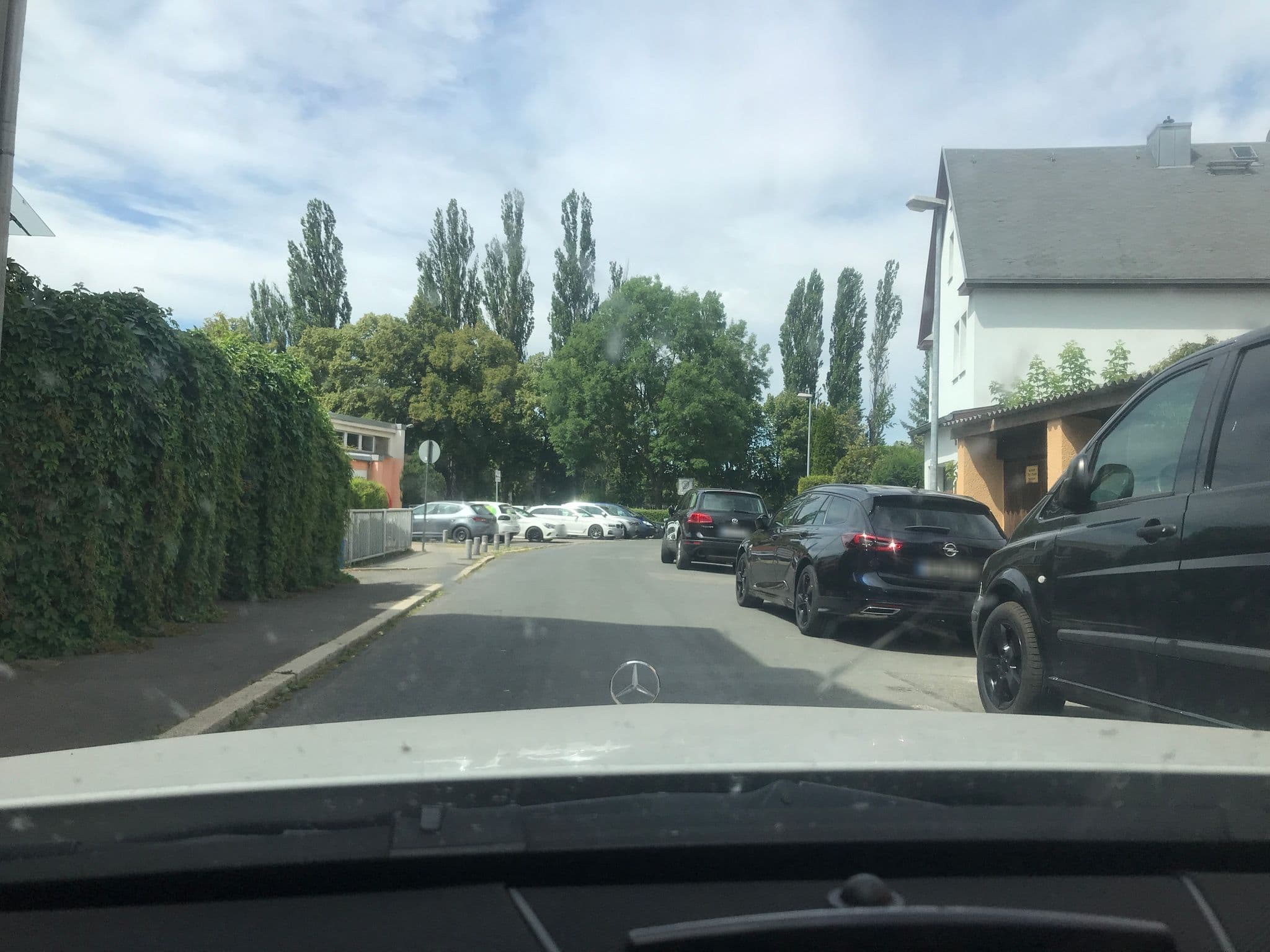 Street view near Pension Refugium überm Schwansee, Weimar — © saschahaberkorn (CC BY-SA · Mapillary)