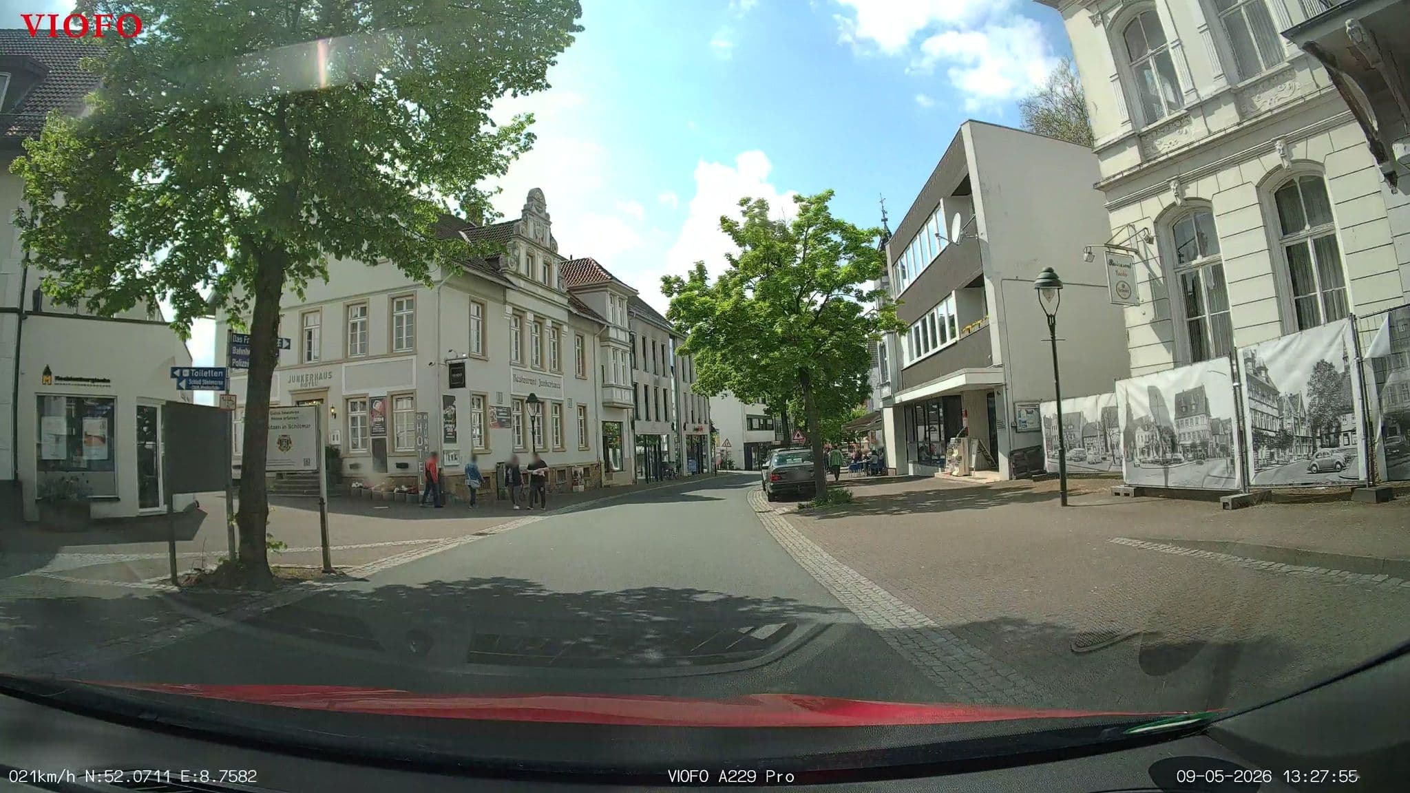 Street view near Hotel Junkerhaus, Bad Salzuflen — © toaskoas (CC BY-SA · Mapillary)