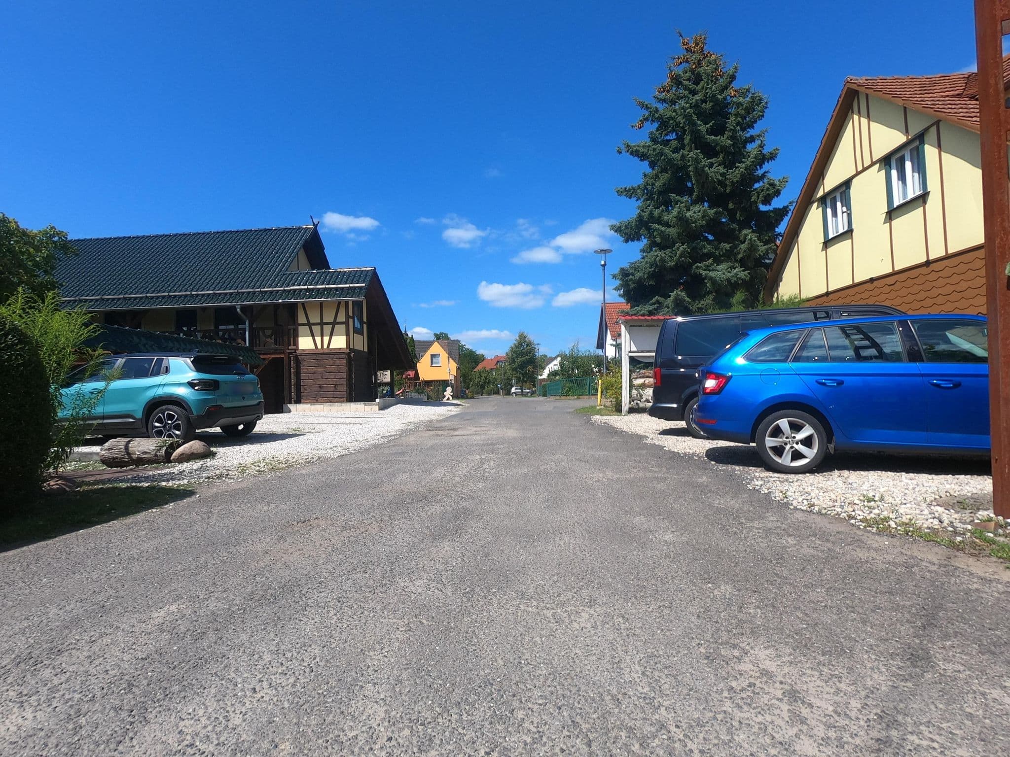 Street view near Zum Holzpantoffelmacher, Burg — © carlheinz (CC BY-SA · Mapillary)