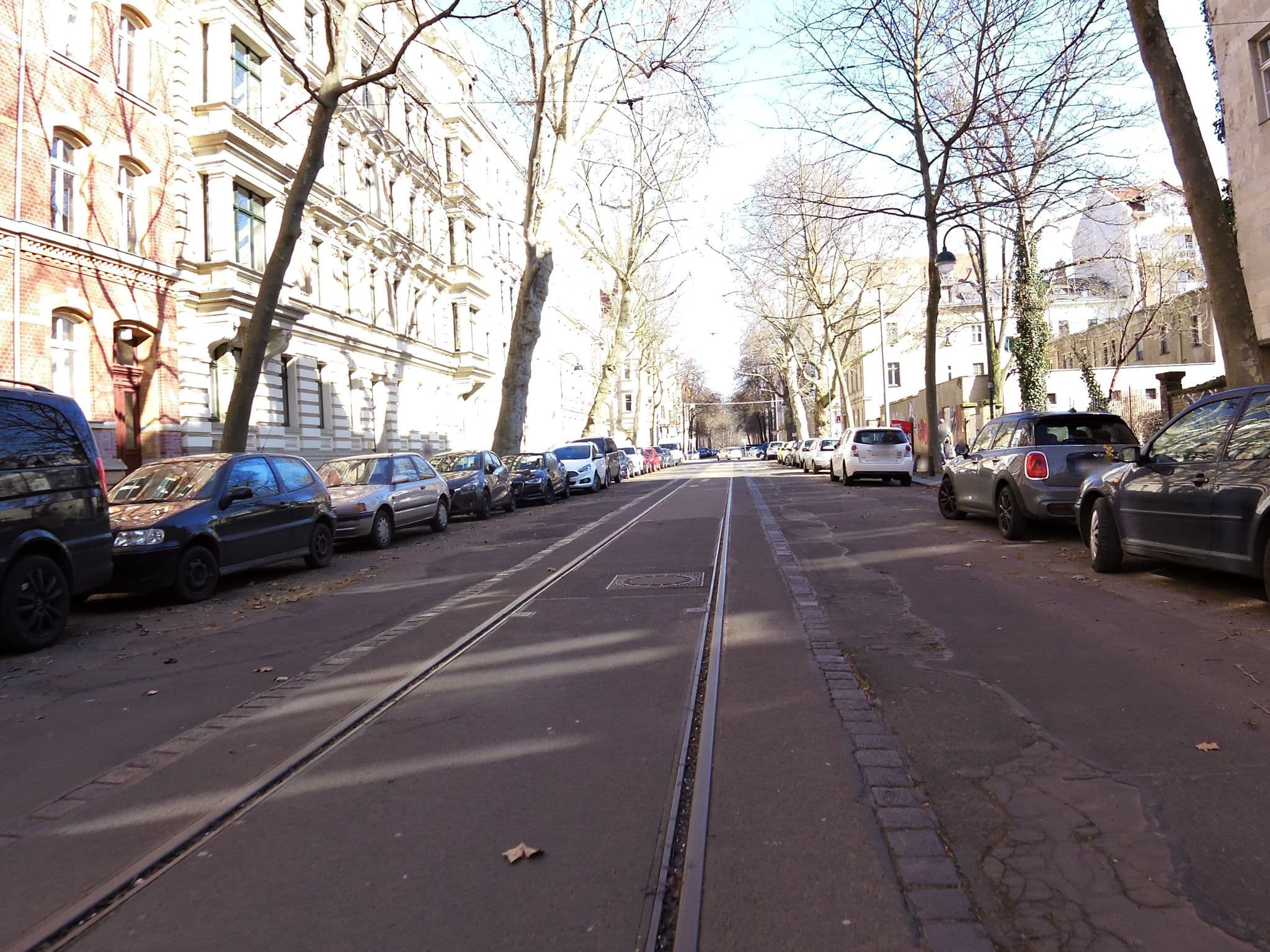 Street view near Apartmenthaus Haus Feuerbach, Leipzig — © zoegglmeyr (CC BY-SA · Mapillary)