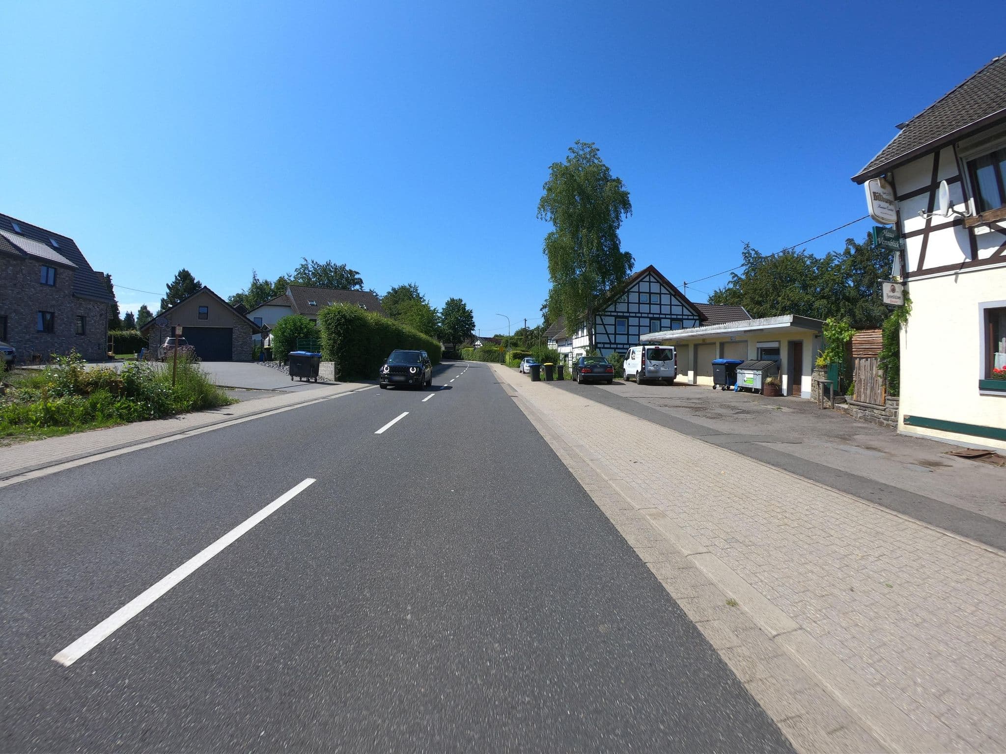 Street view near Hotel Haus Vennblick, Monschau — © joostjakob (CC BY-SA · Mapillary)
