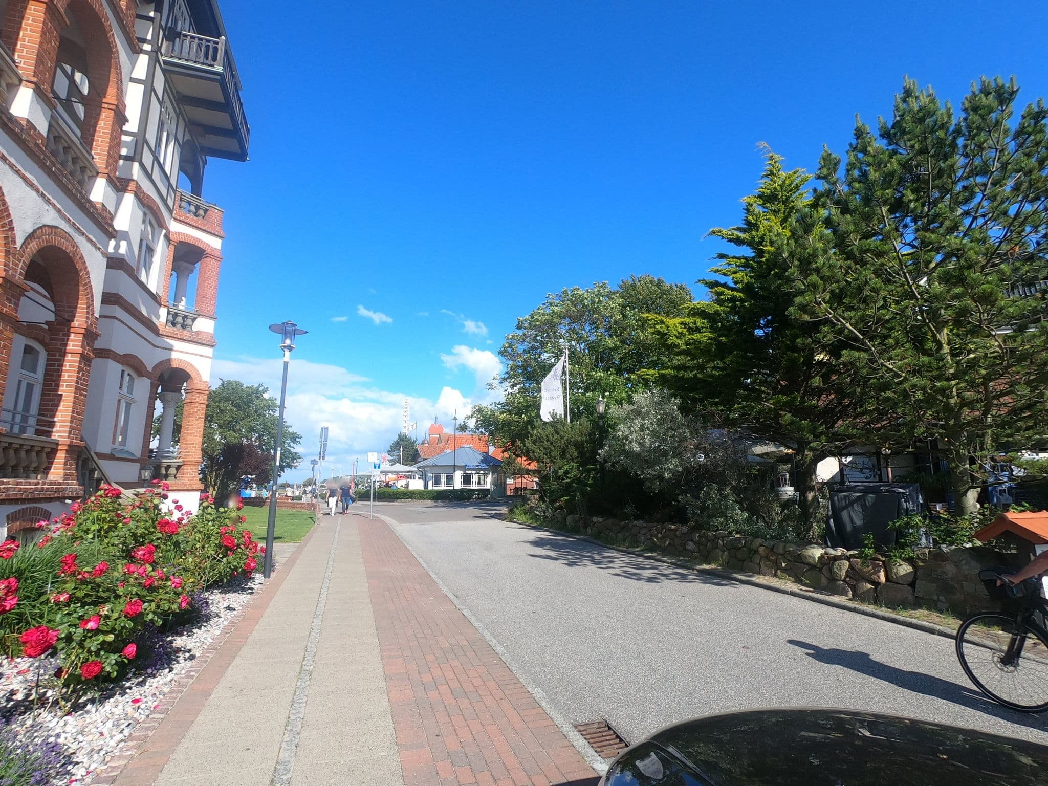 Street view near meergut HOTELS, Ostseebad Kühlungsborn — © carlheinz (CC BY-SA · Mapillary)