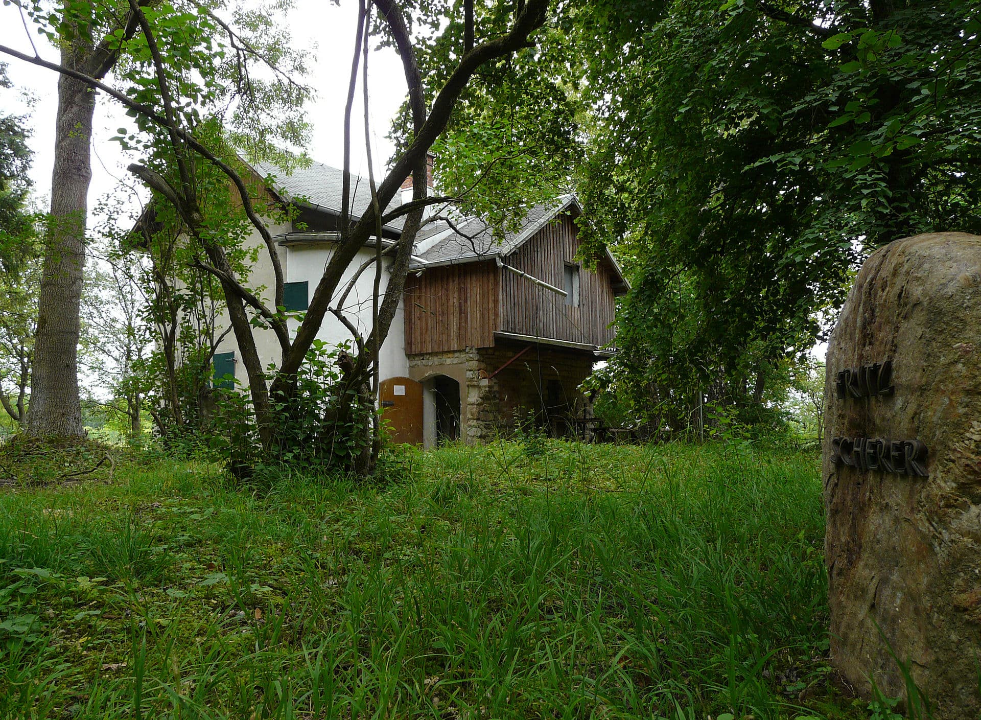 Bakuninhütte (via Wikimedia Commons, CC BY-SA 3.0)