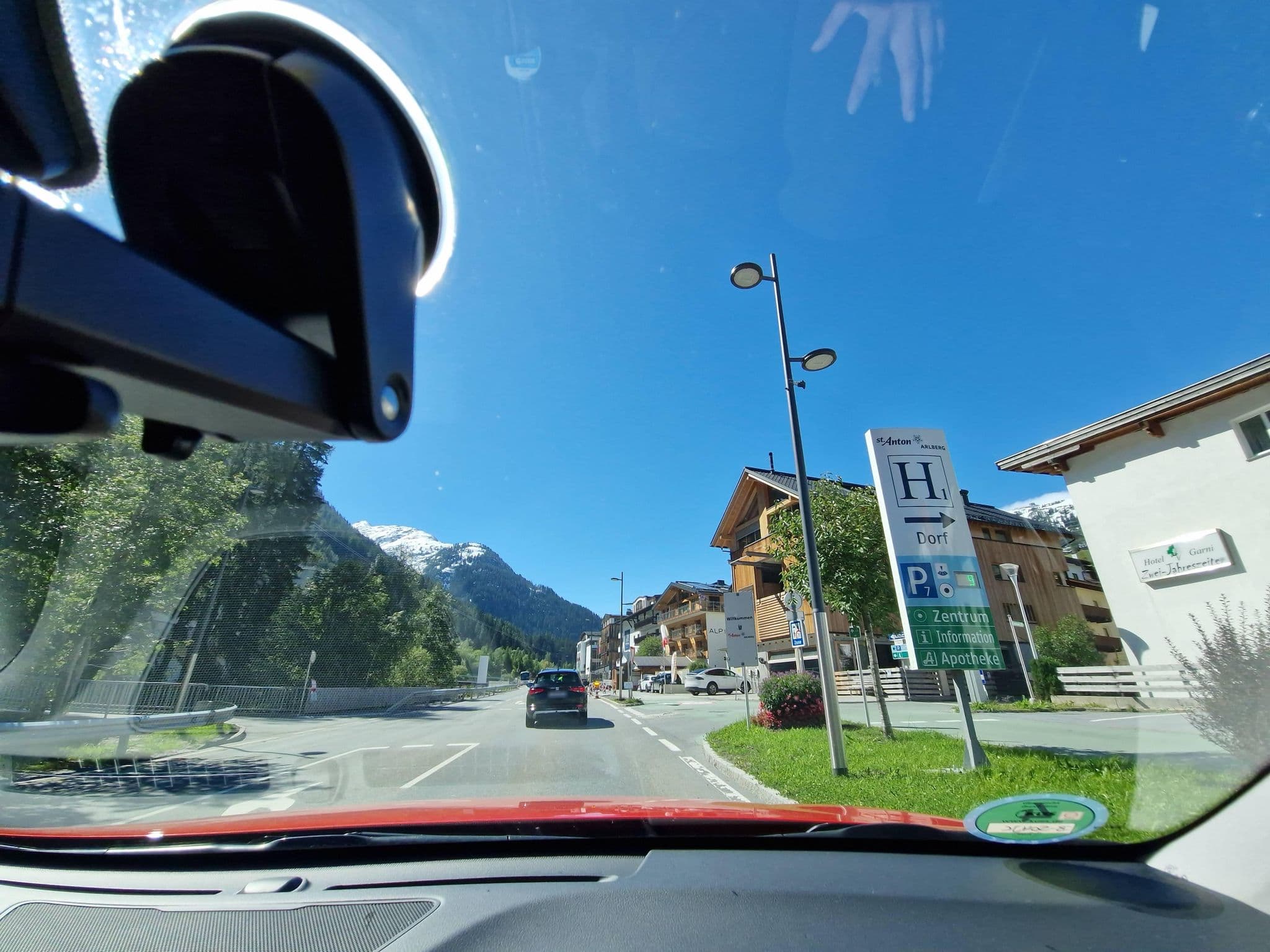 Street view near Zwei Jahreszeiten, St Anton am Arlberg