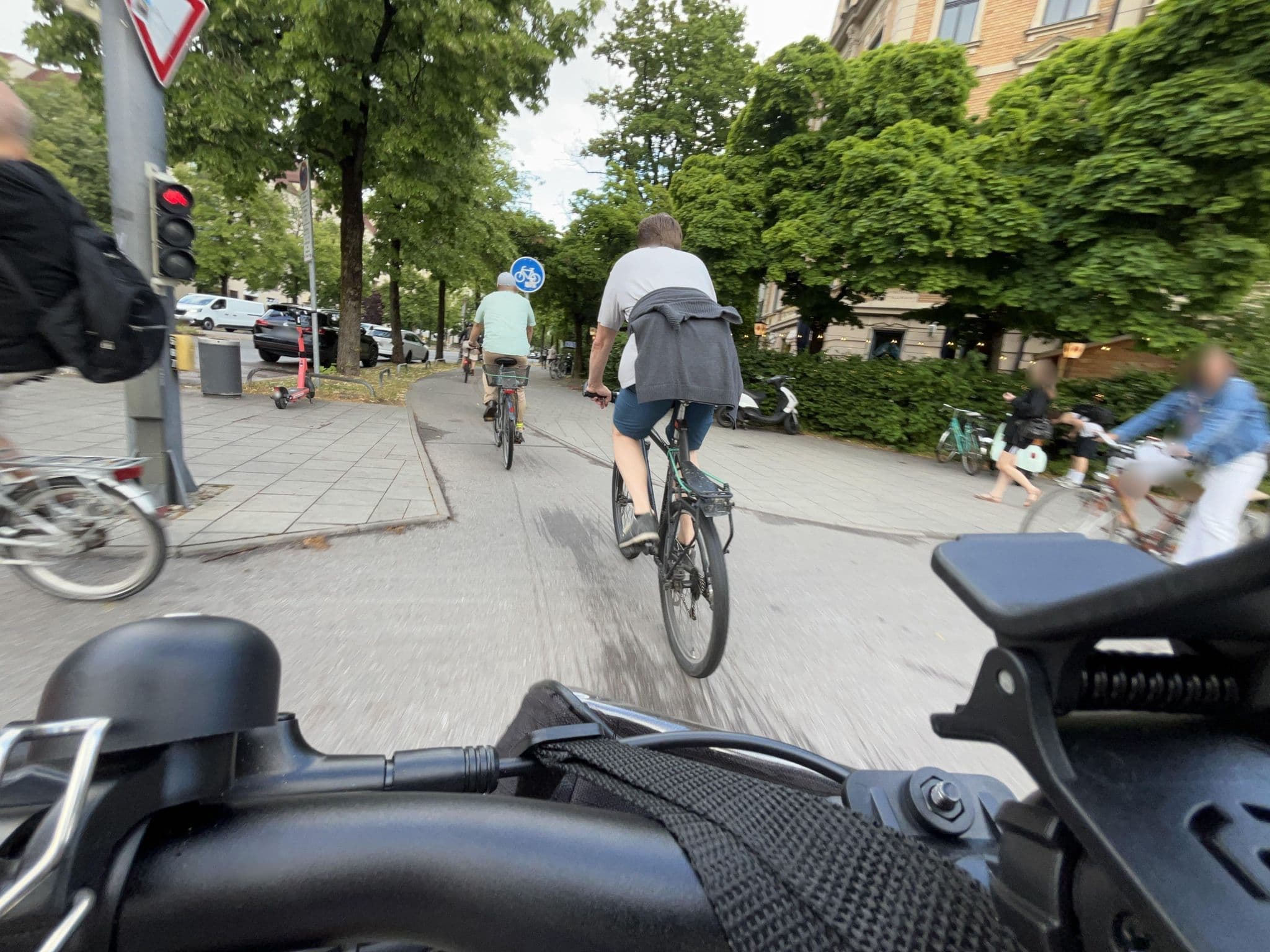 Street view near Hotel Nymphenburg, Munich — © TanjaHere (CC BY-SA · Mapillary)