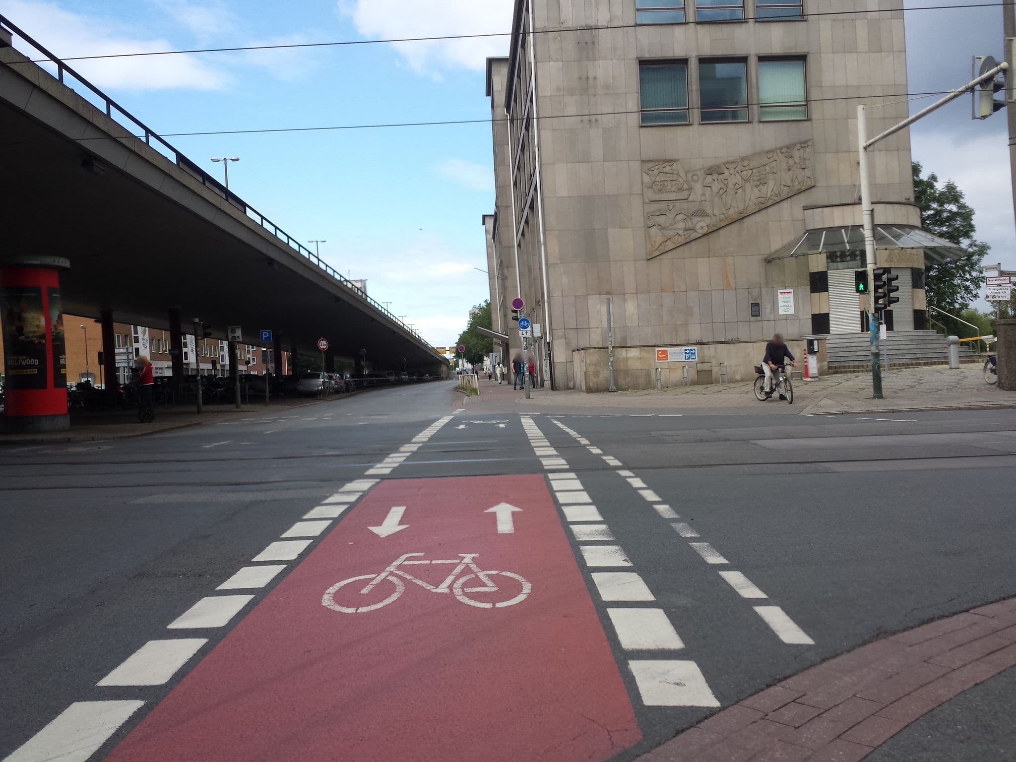 Street view near Vienna House Easy, Bremen — © hubert87 (CC BY-SA · Mapillary)