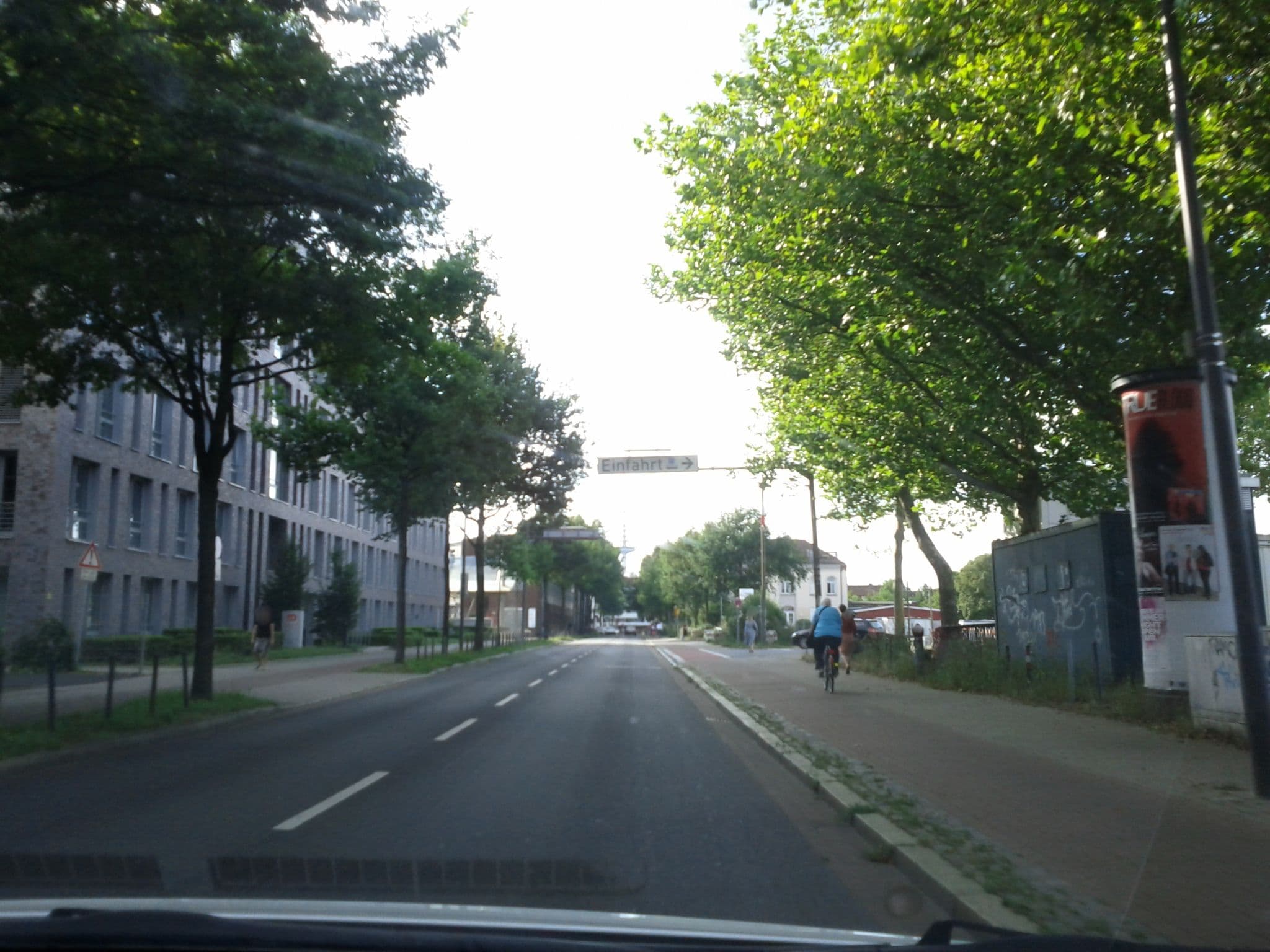 Street view near prizeotel, Bremen — © jbasic (CC BY-SA · Mapillary)