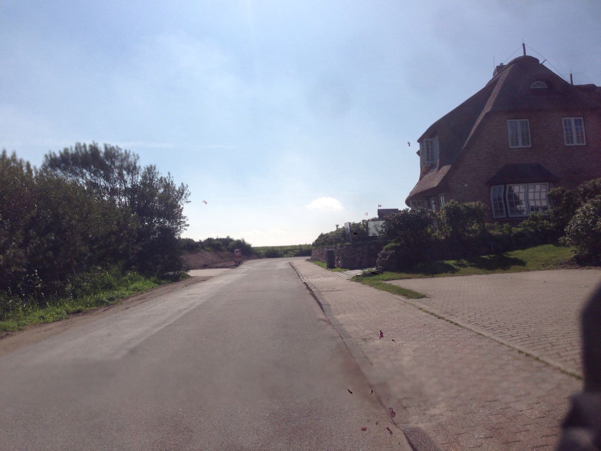 Street view near Alte Strandvogtei, Merrets Hüs Nr.2, Tinnum — © mjay (CC BY-SA · Mapillary)