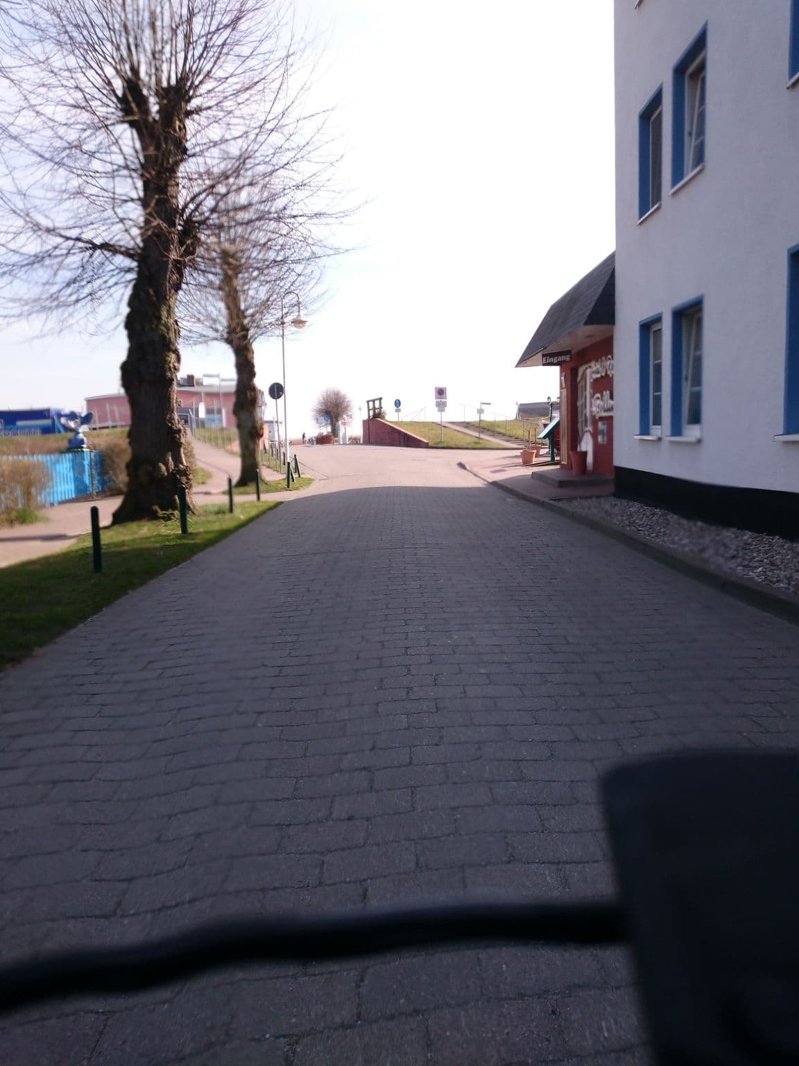 Street view near Boddenhus, Zingst — © jacobbraeutigam (CC BY-SA · Mapillary)