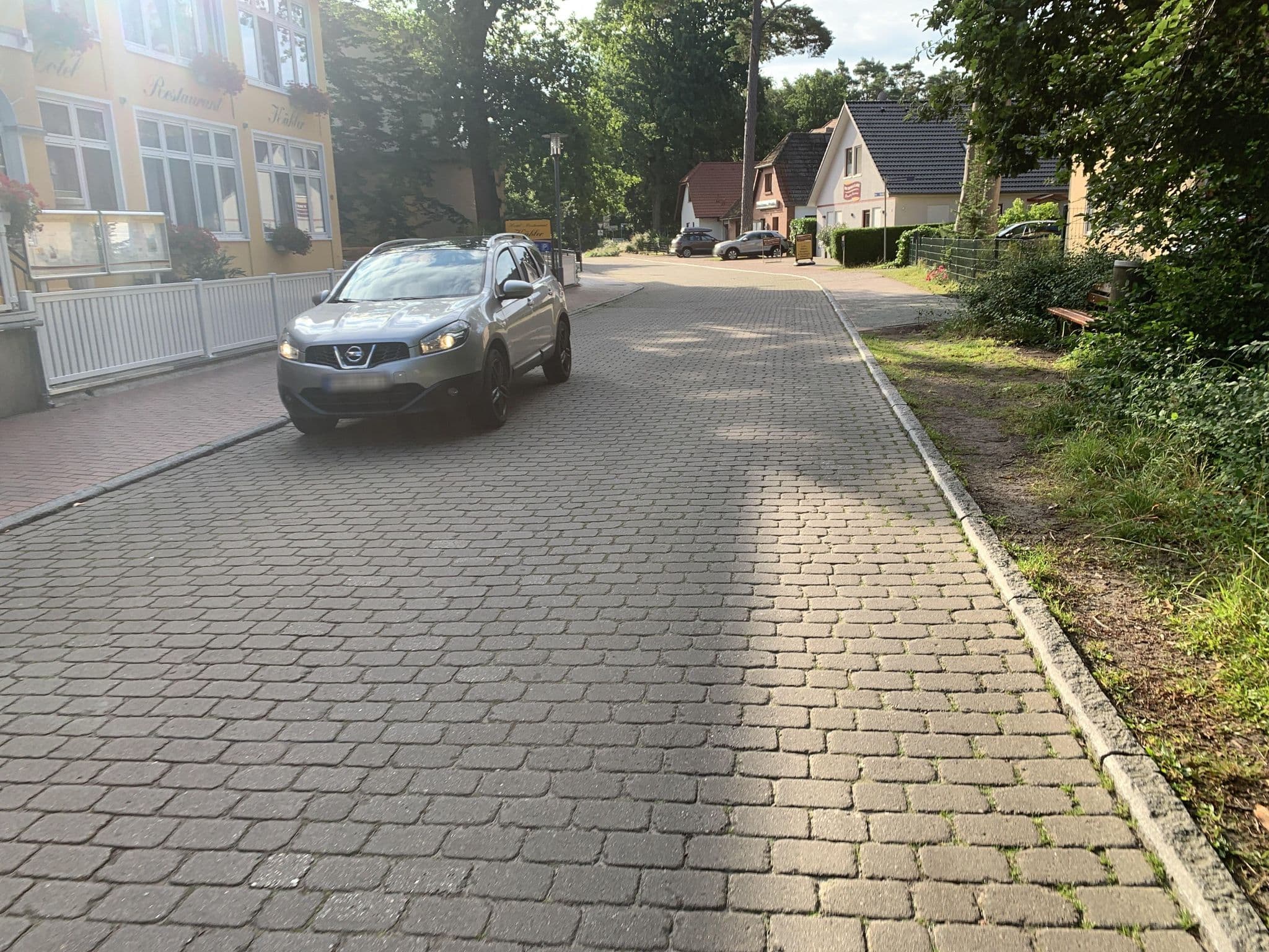 Street view near Hotel Kähler, Seeheilbad Graal-Müritz — © hasienda (CC BY-SA · Mapillary)