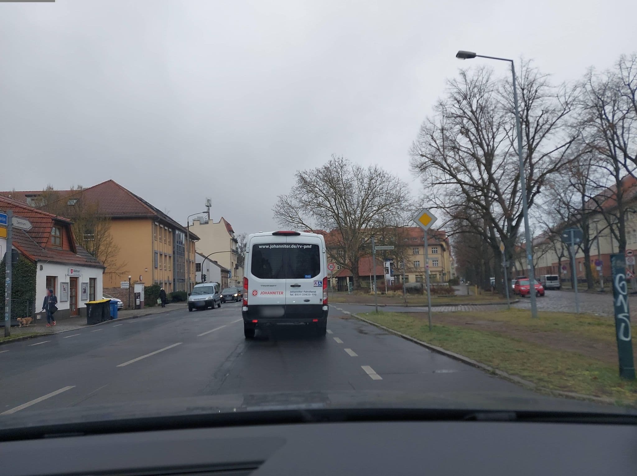 Street view near Zimmer am Filmpark, Potsdam — © DBSEV_SBB (CC BY-SA · Mapillary)