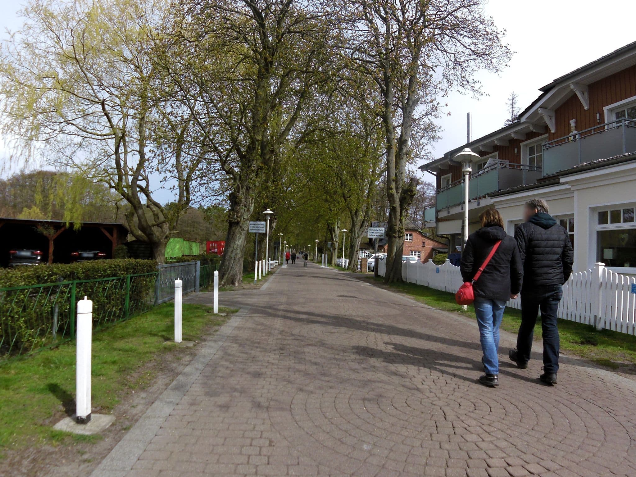 Street view near Strandeck, Ostseebad Prerow — © zoegglmeyr (CC BY-SA · Mapillary)