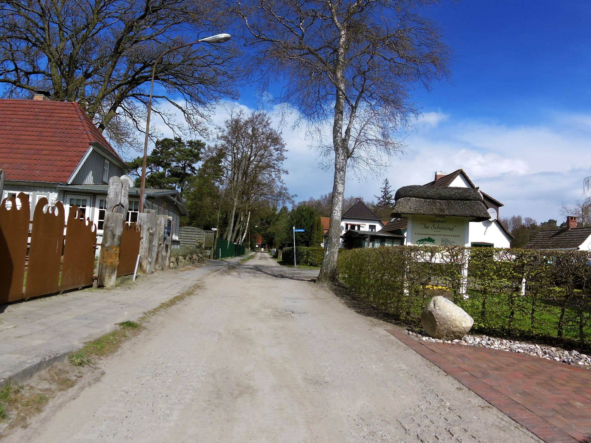 Street view near Ostseeurlaub Leddin, Ostseebad Prerow — © zoegglmeyr (CC BY-SA · Mapillary)